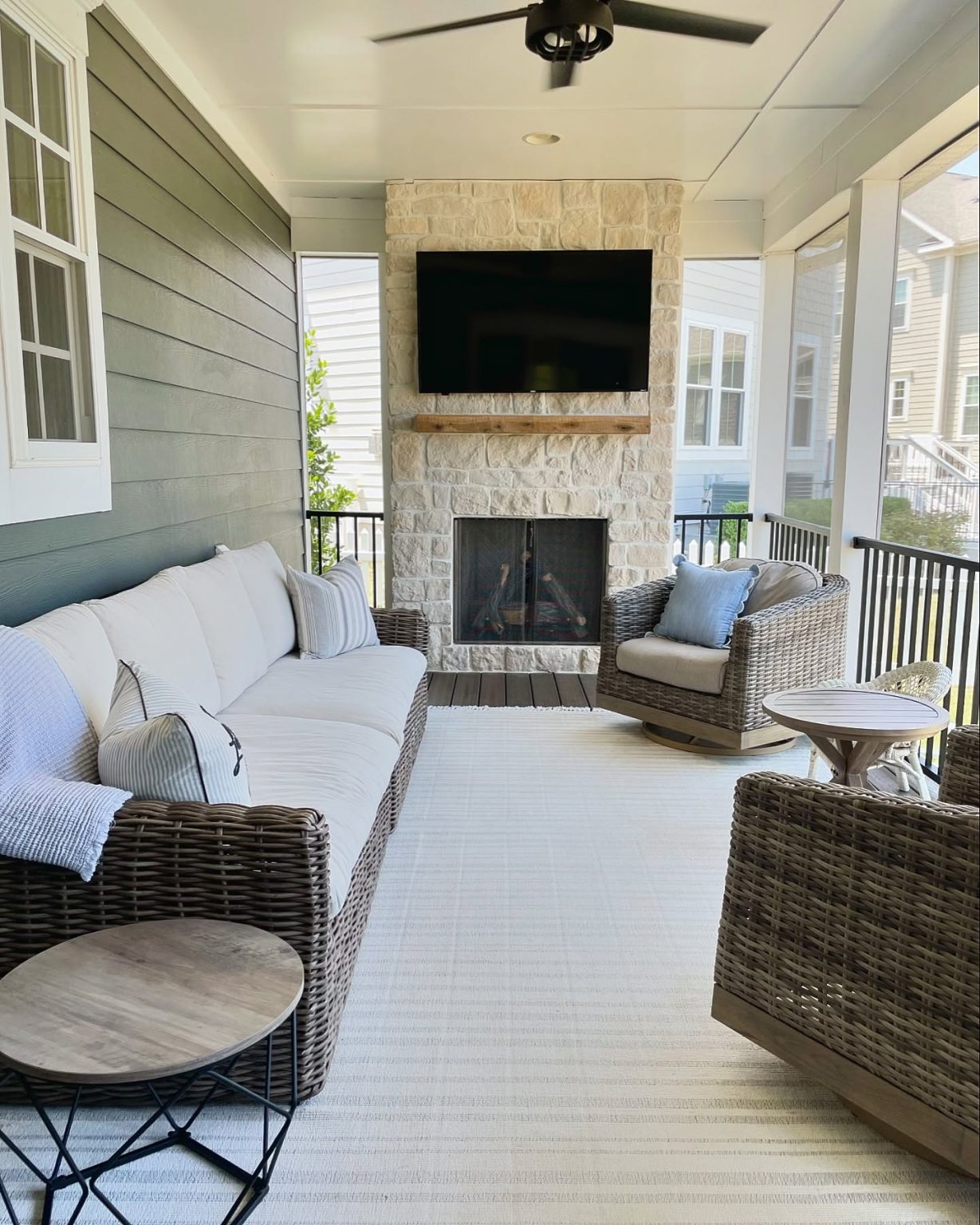 30 Screened-In Porch Decorating Ideas to Transform Your Outdoor Space ...