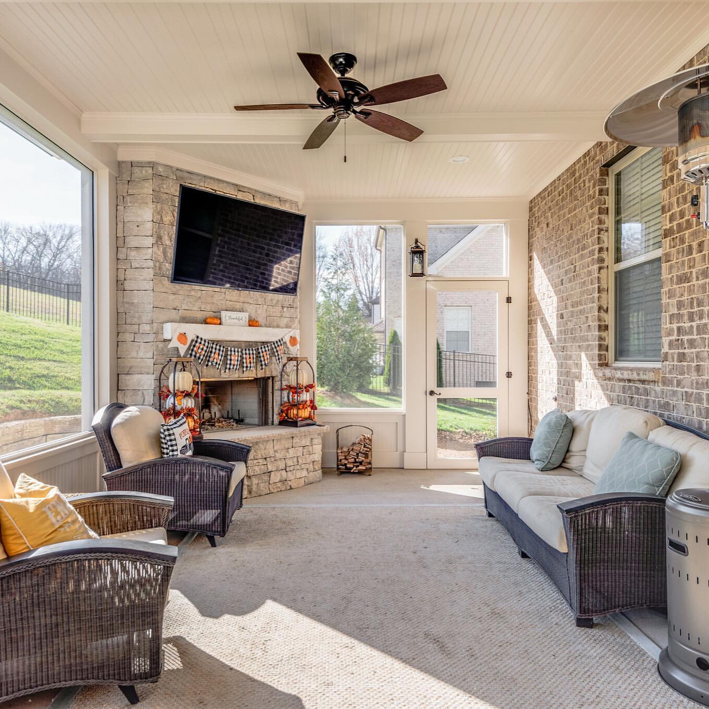 30 Screened-In Porch Decorating Ideas to Transform Your Outdoor Space ...