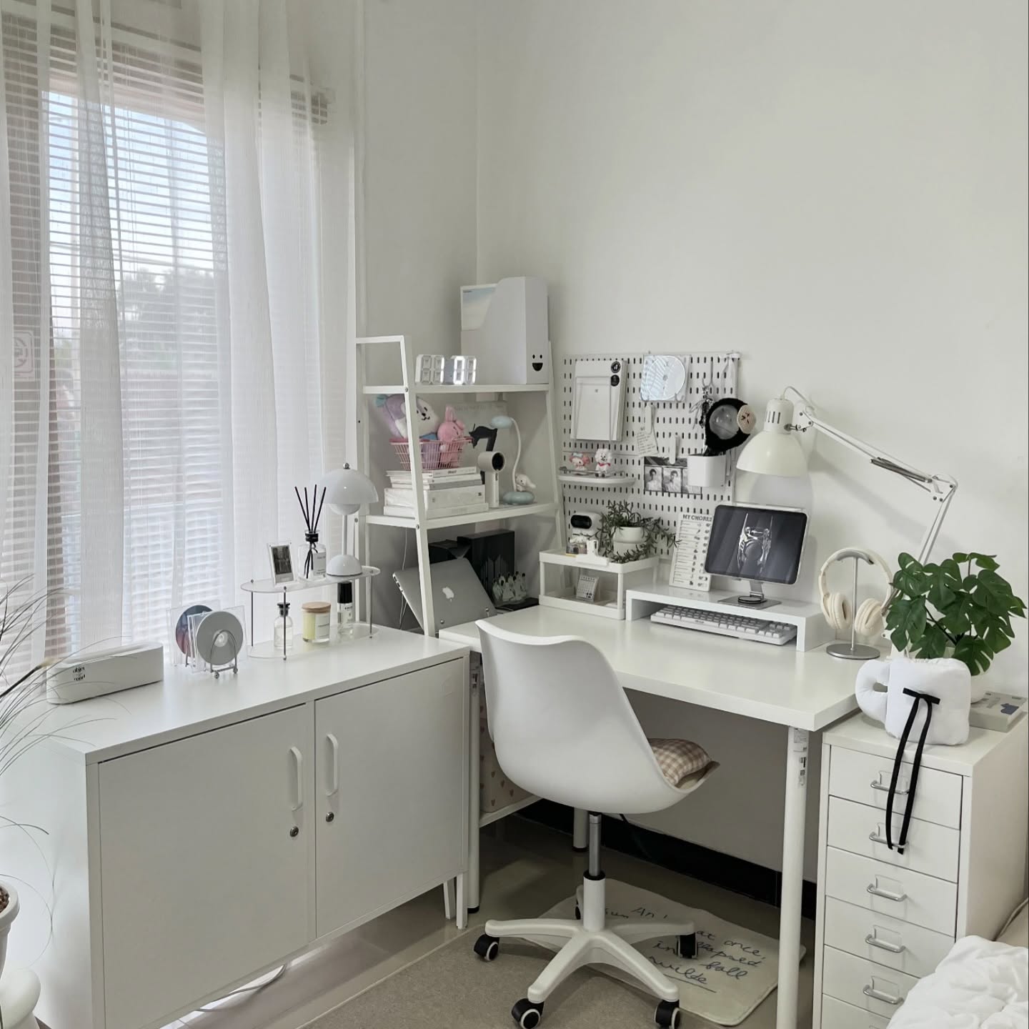25 Desk Ideas 2025: Stylish and Functional Workspaces for Every Room ...