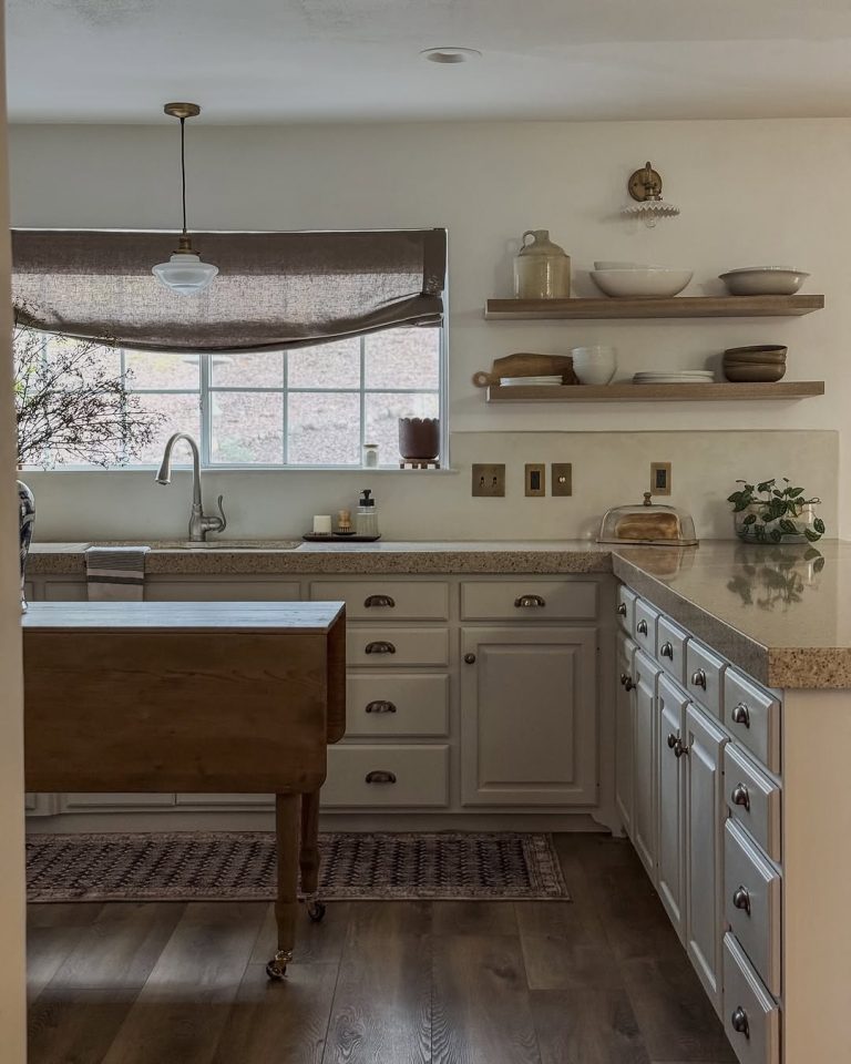 25 Kitchen Paint Colors 2025: The Best Color Combinations and Trends ...