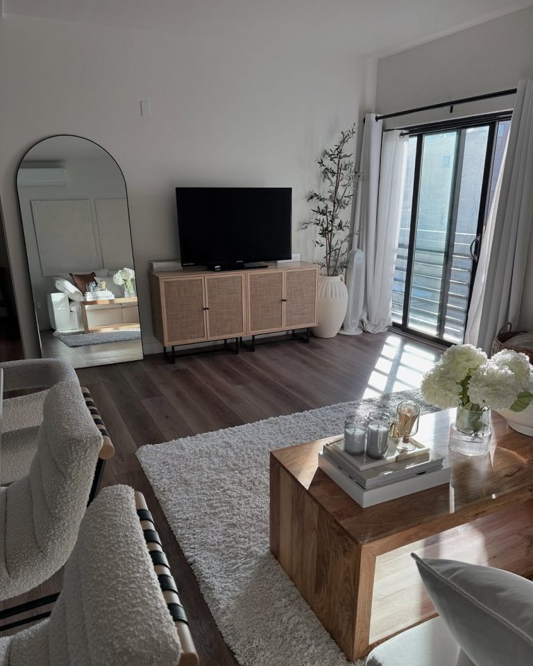 Top Apartment Decorating Ideas 2025 for Small Spaces