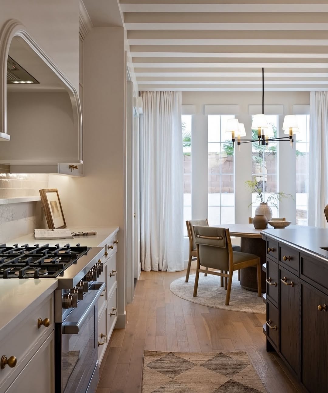 25 Open Kitchen Living Rooms 2025 That Redefine Style and Functionality ...