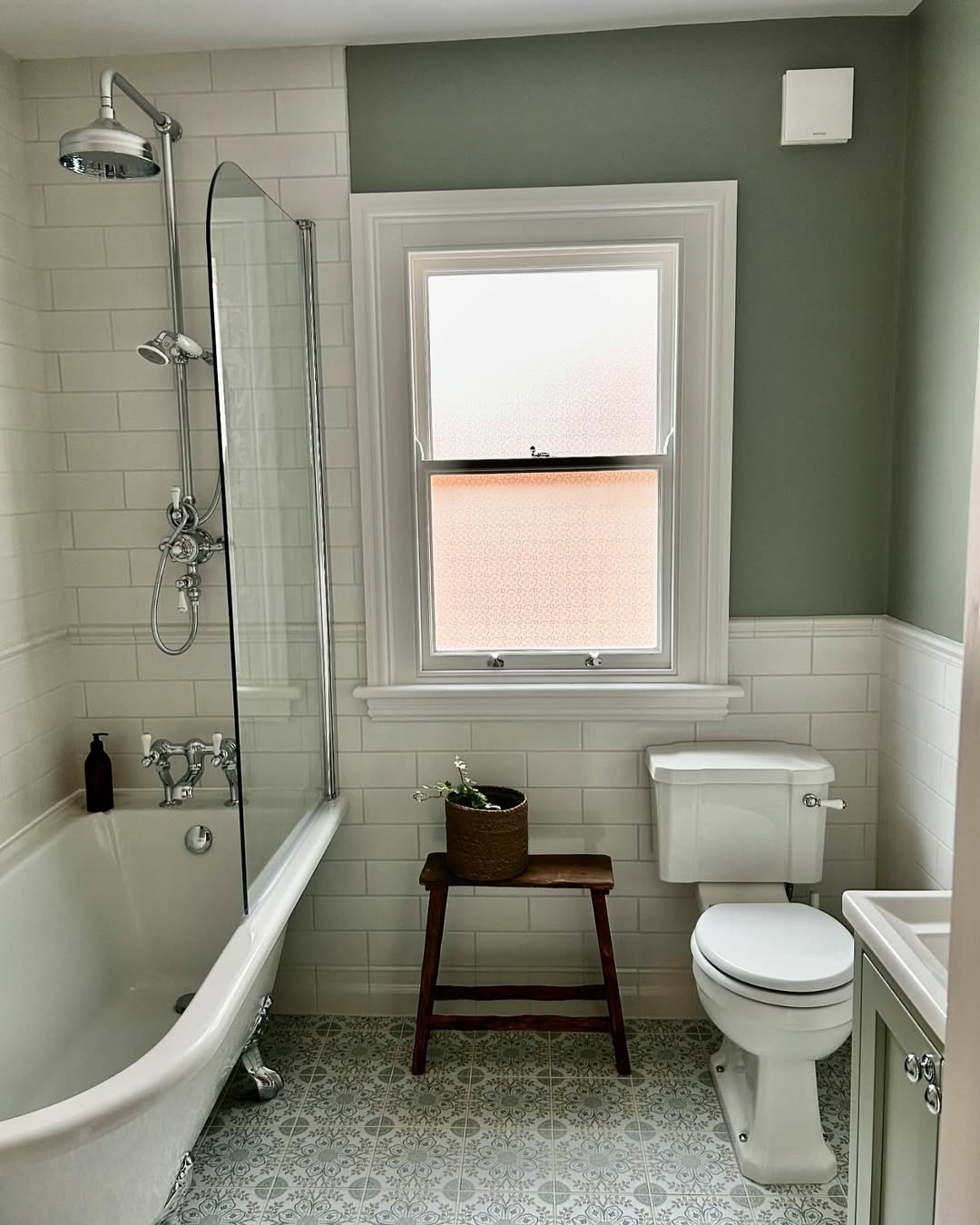 35 Small Bathroom Ideas: Stylish, Space-Saving and Budget-Friendly ...