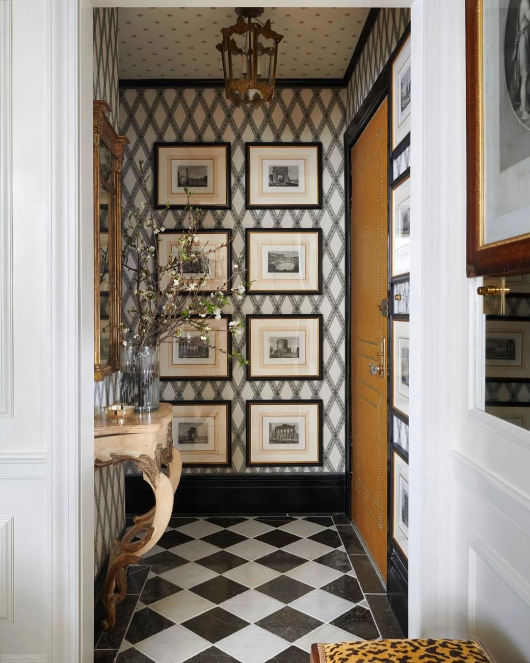 35 Small Entryway Ideas That Maximize Style and Storage in Every Corner ...