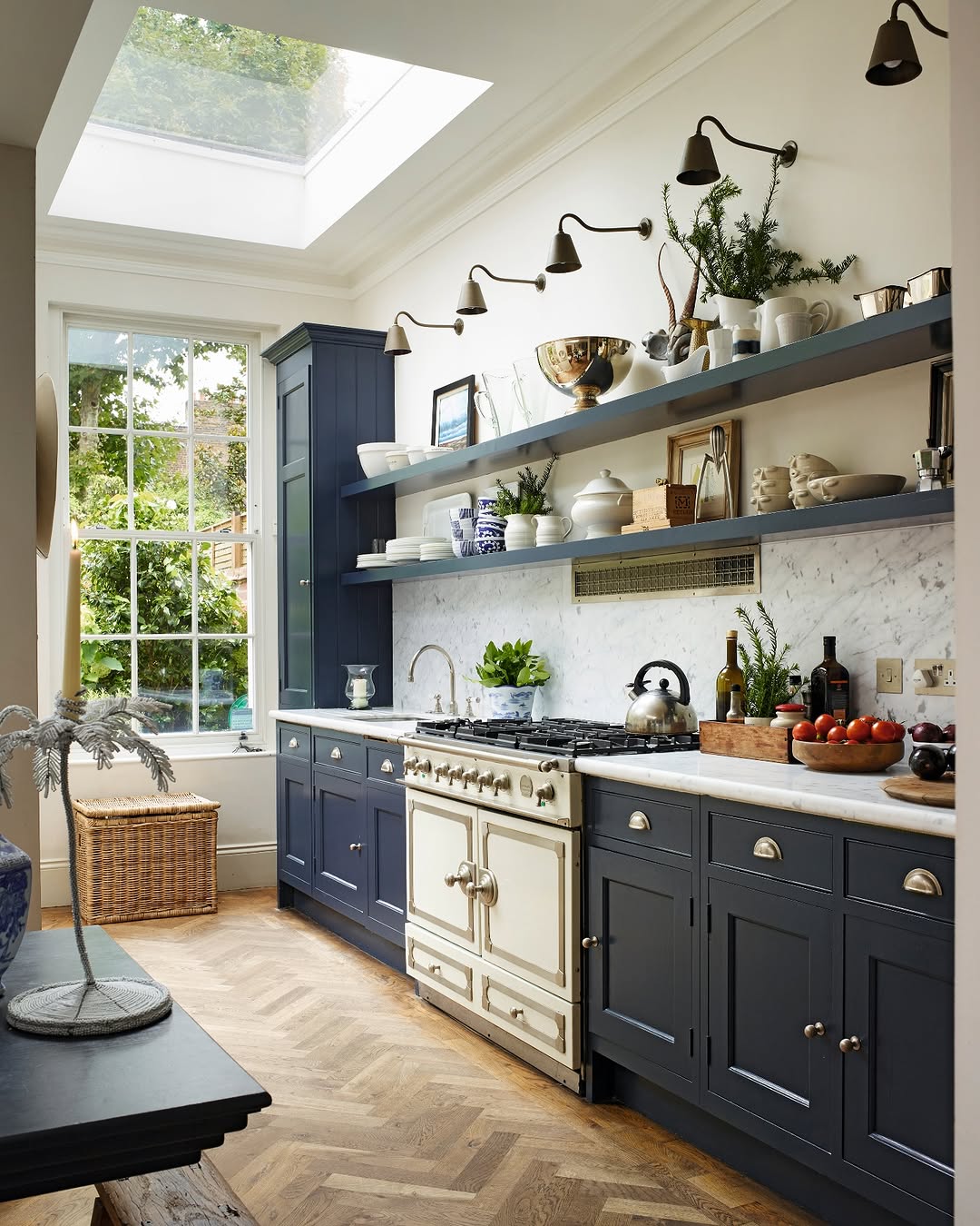 30 Galley Kitchen Ideas 2025 That Will Transform Any Small Space Into a ...