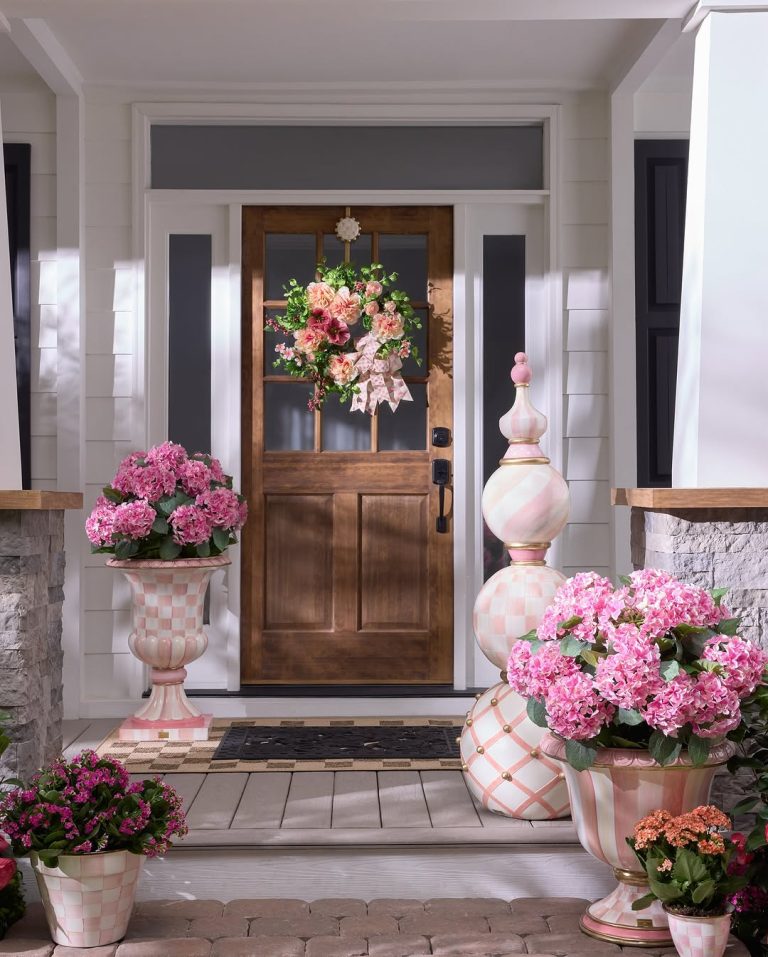 30 Spring Outdoor Decor Ideas to Refresh Your Porch & Front Doors with ...