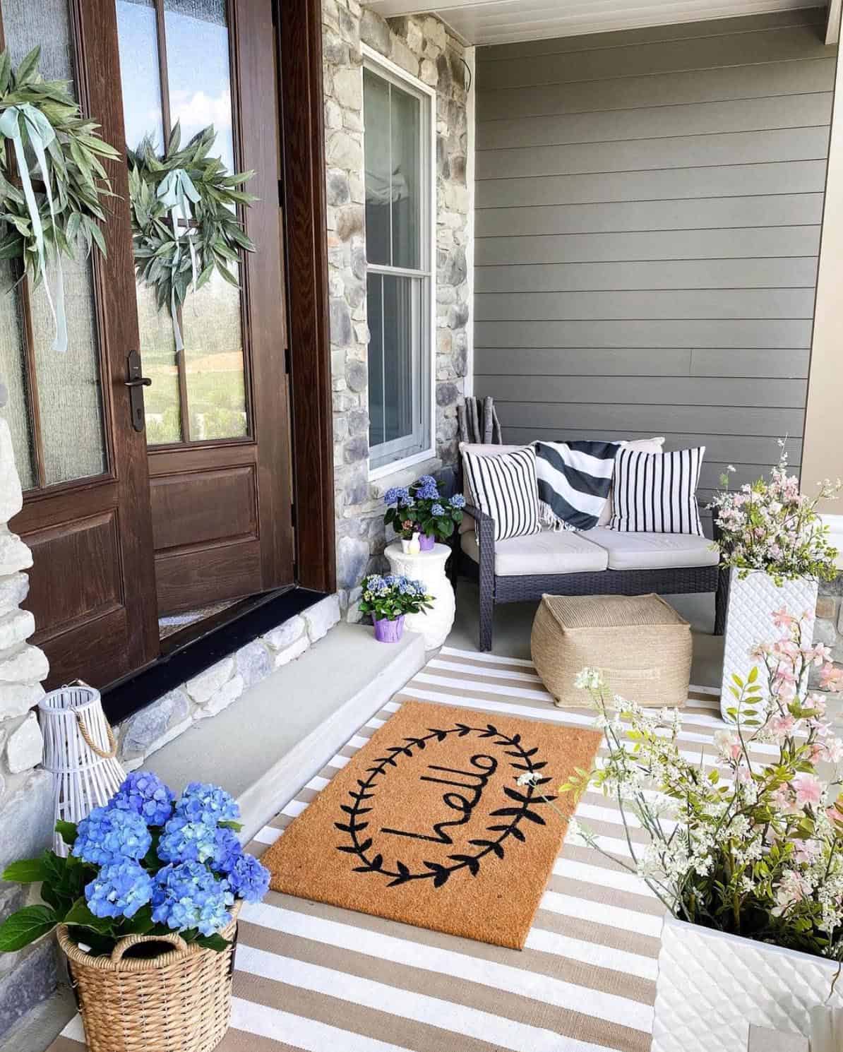 30 Spring Outdoor Decor Ideas to Refresh Your Porch & Front Doors with ...