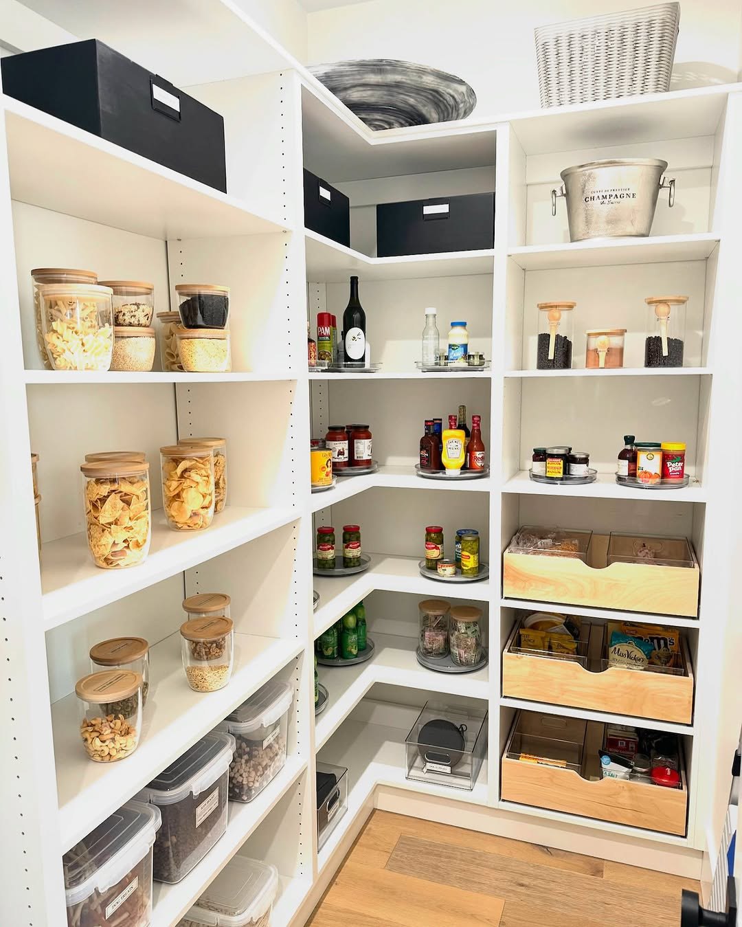 25 Pantry Designs Ideas That Will Instantly Upgrade Your Kitchen in ...