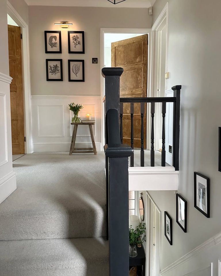 25 Upstairs Hallway Ideas 2025 That Turn Blank Landings Into Stylish ...