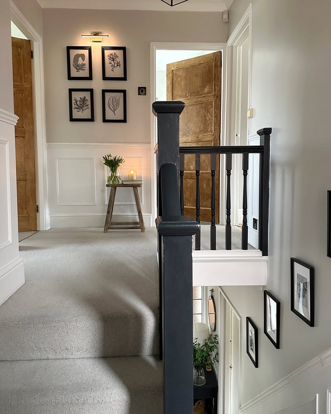25 Upstairs Hallway Ideas 2025 That Turn Blank Landings Into Stylish ...