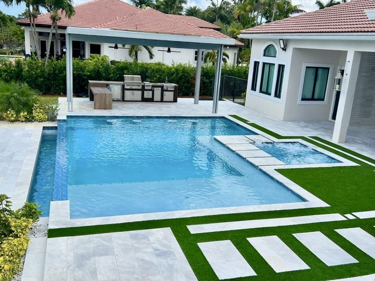 30 Pool Designs 2025 That Will Instantly Elevate Your Backyard Into a ...
