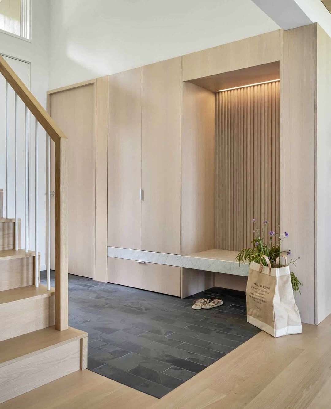 25 Modern Entryway Ideas for 2025 That Will Instantly Elevate Your Home ...