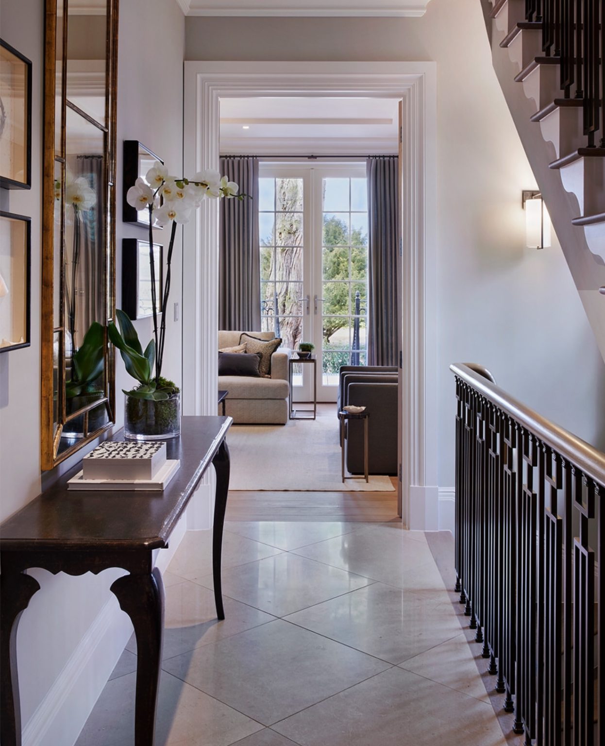 25 Upstairs Hallway Ideas 2025 That Turn Blank Landings Into Stylish ...