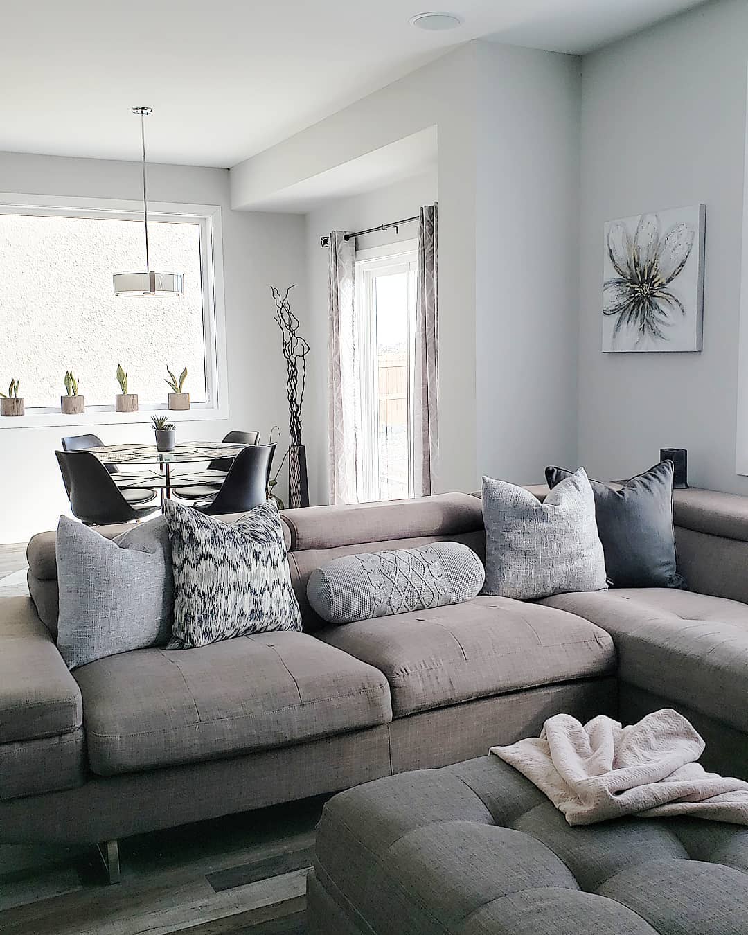 25 Gray Living Room Ideas 2025 That Mix Style, Comfort and a Pop of ...