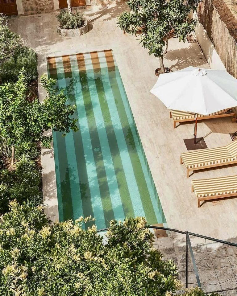 30 Pool Designs 2025 That Will Instantly Elevate Your Backyard Into a ...