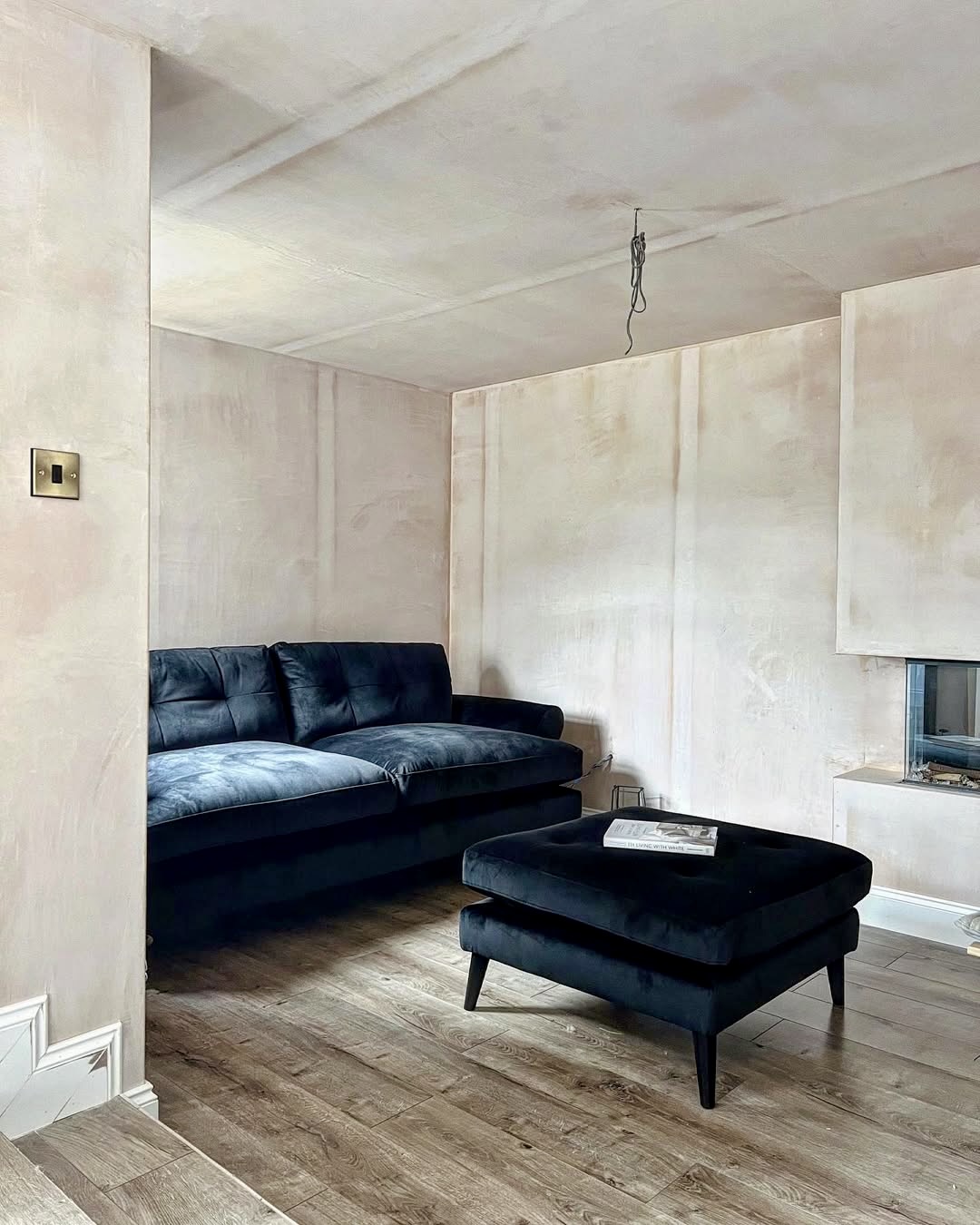 35 Black Sofa Ideas 2025 That Will Instantly Elevate Your Living Room ...
