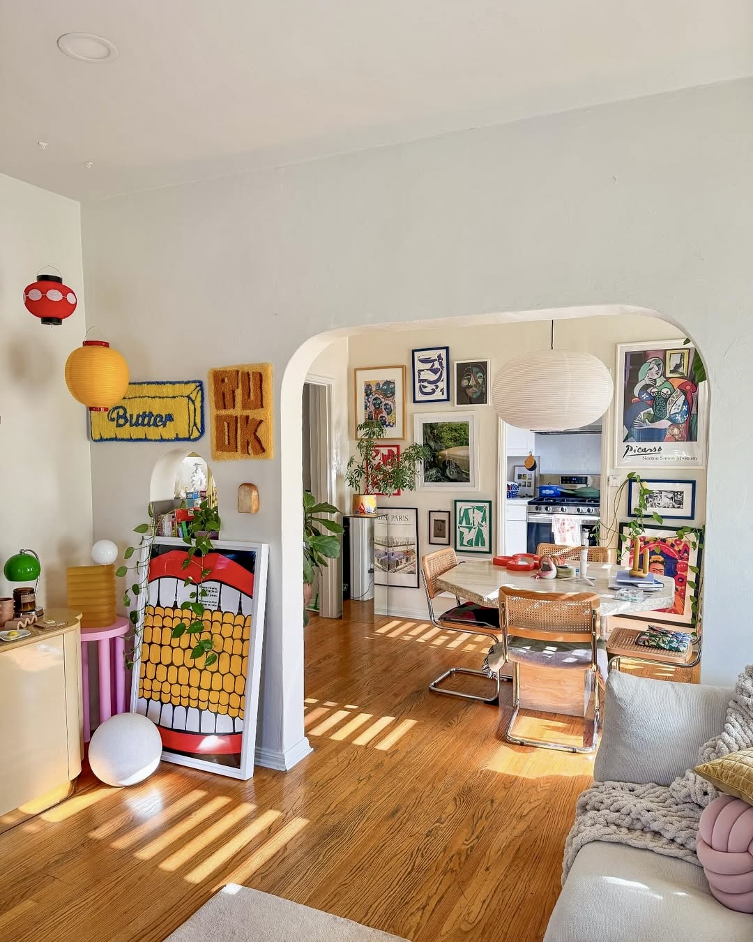 Picture of 40 Small Apartment Living Room Ideas to Maximize Space and Style