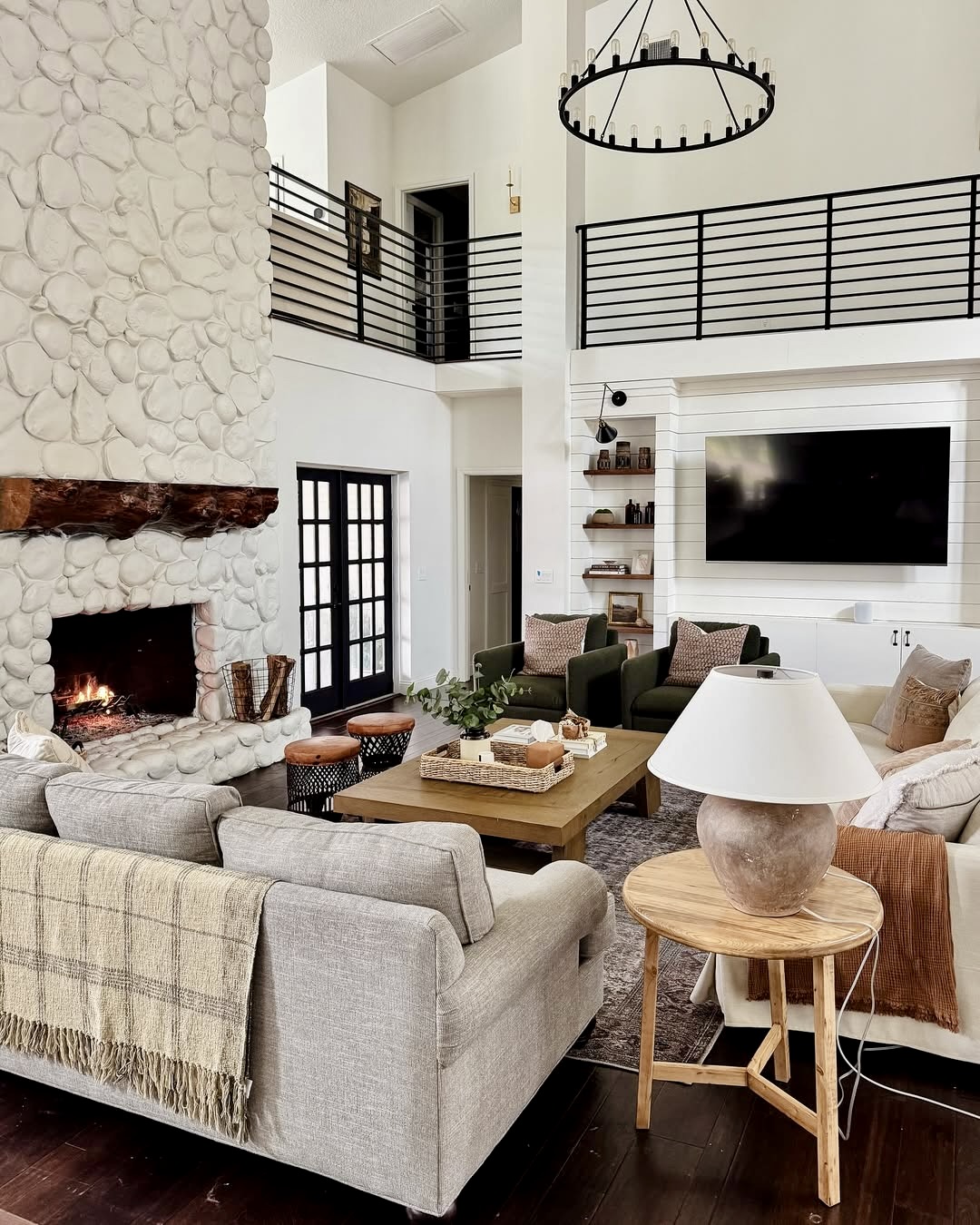 35 Farmhouse Living Room Decor 2025 Ideas That Blend Rustic Charm with ...