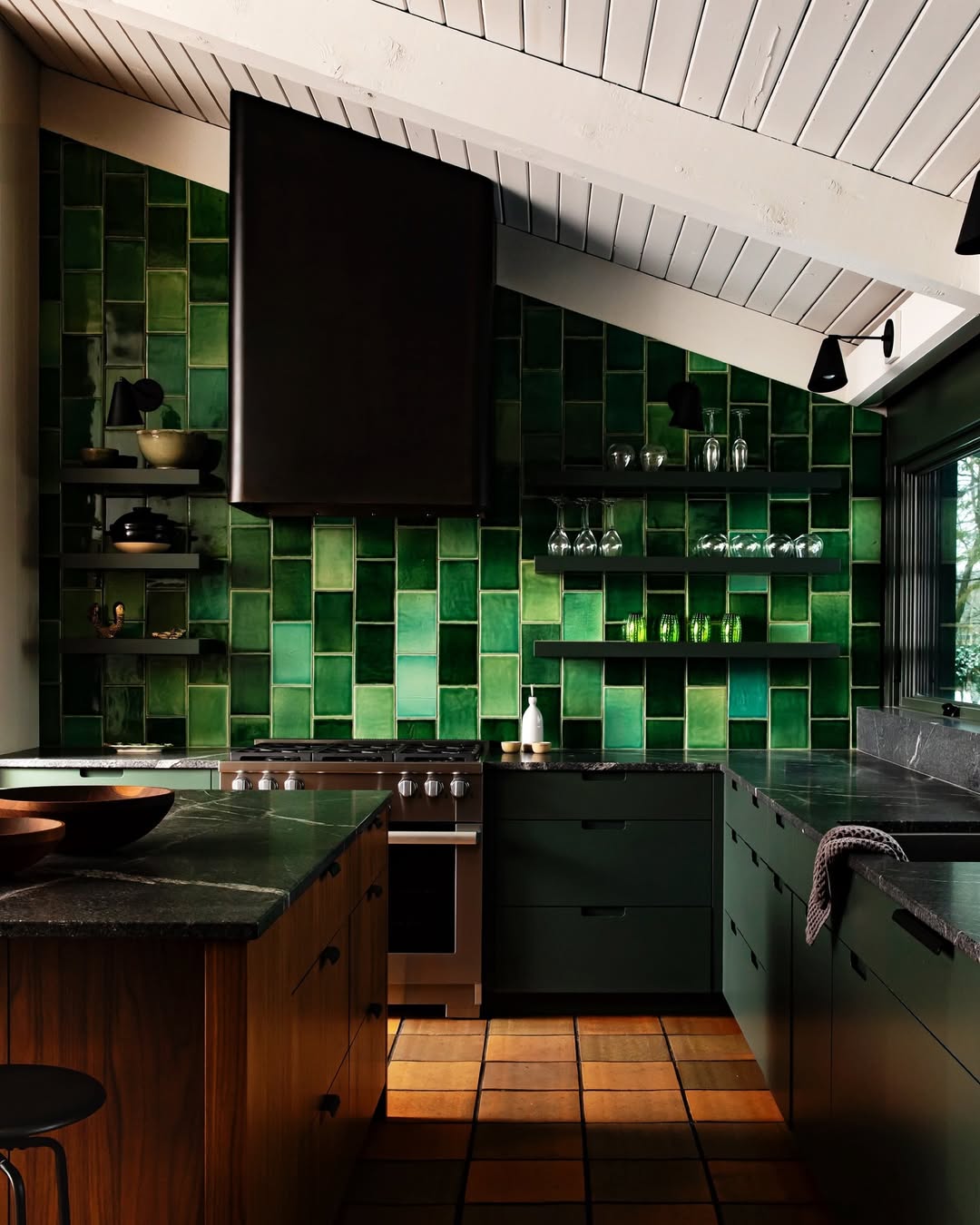 25 Emerald Green Kitchen 2025 Ideas That Make a Bold and Stylish ...