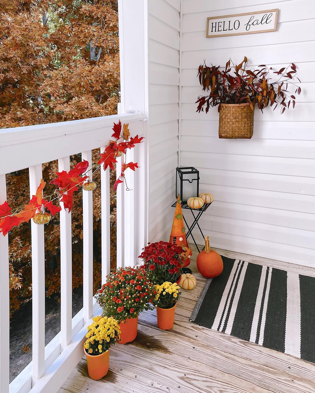 33 Fall Outdoor Decor Ideas to Transform Your Porch, Yard and Patio ...