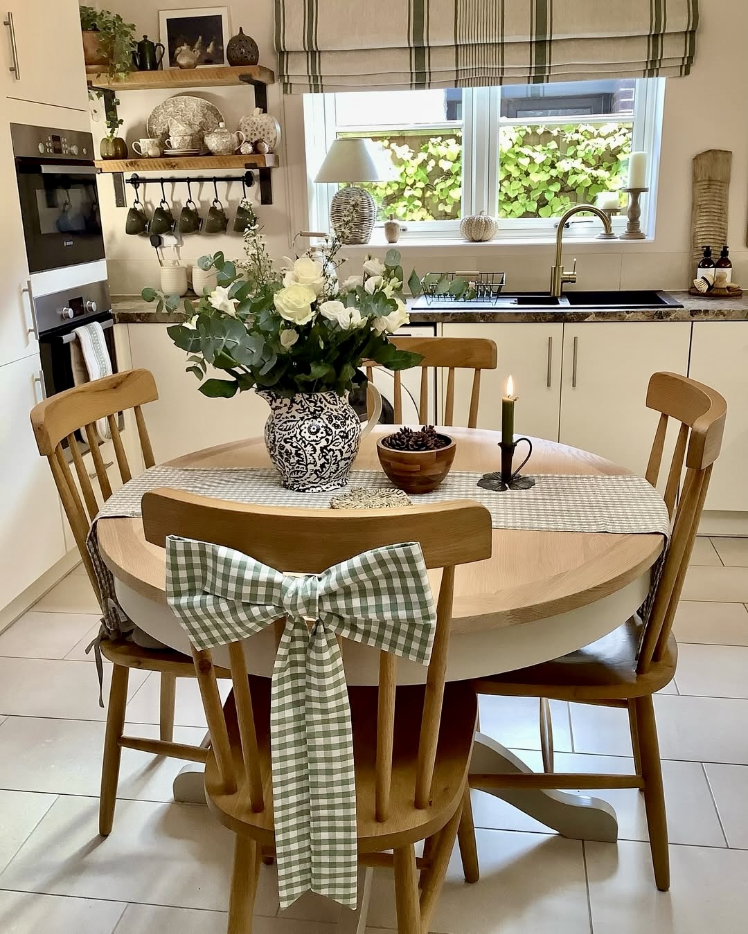 29 Kitchen Table Ideas 2025 That Will Instantly Upgrade Small Spaces ...