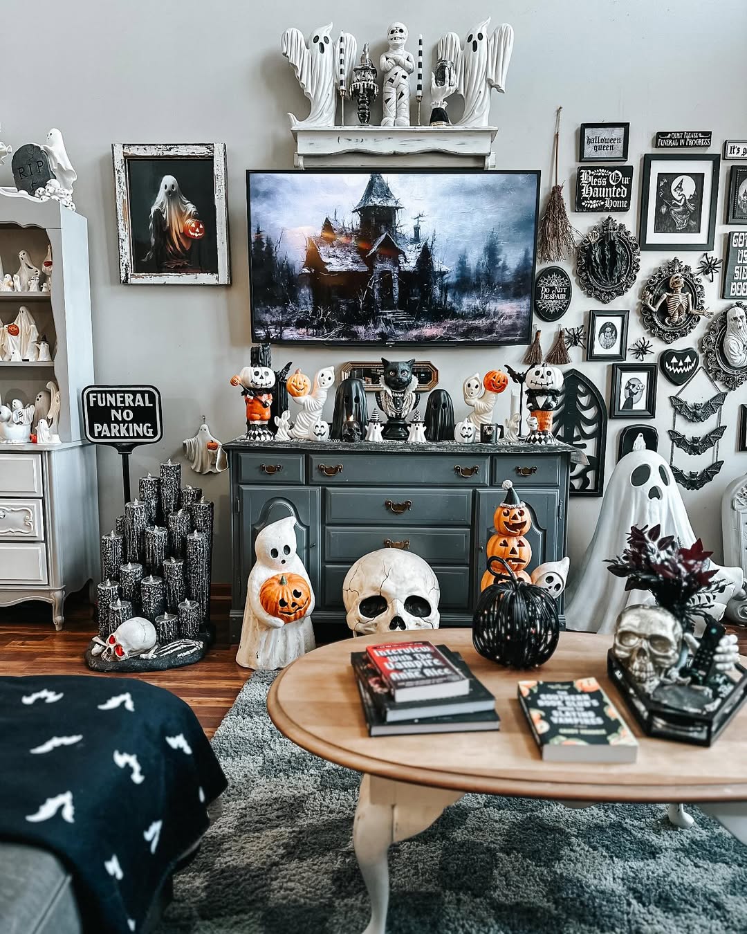 35 Halloween Decor Ideas That Will Transform Your Home Inside and Out ...