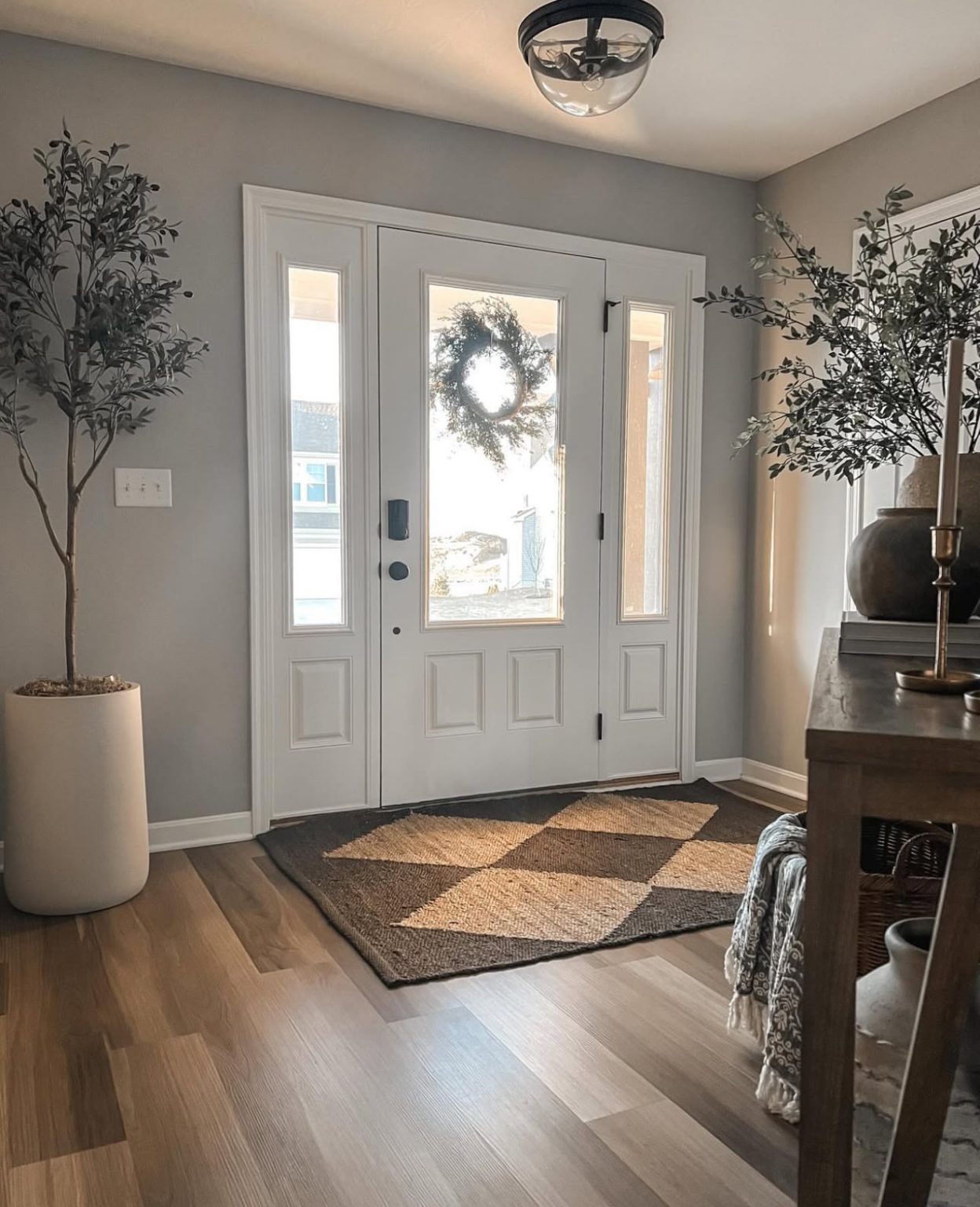 35 Front Door Entryway Ideas That Will Instantly Elevate Your Home’s ...