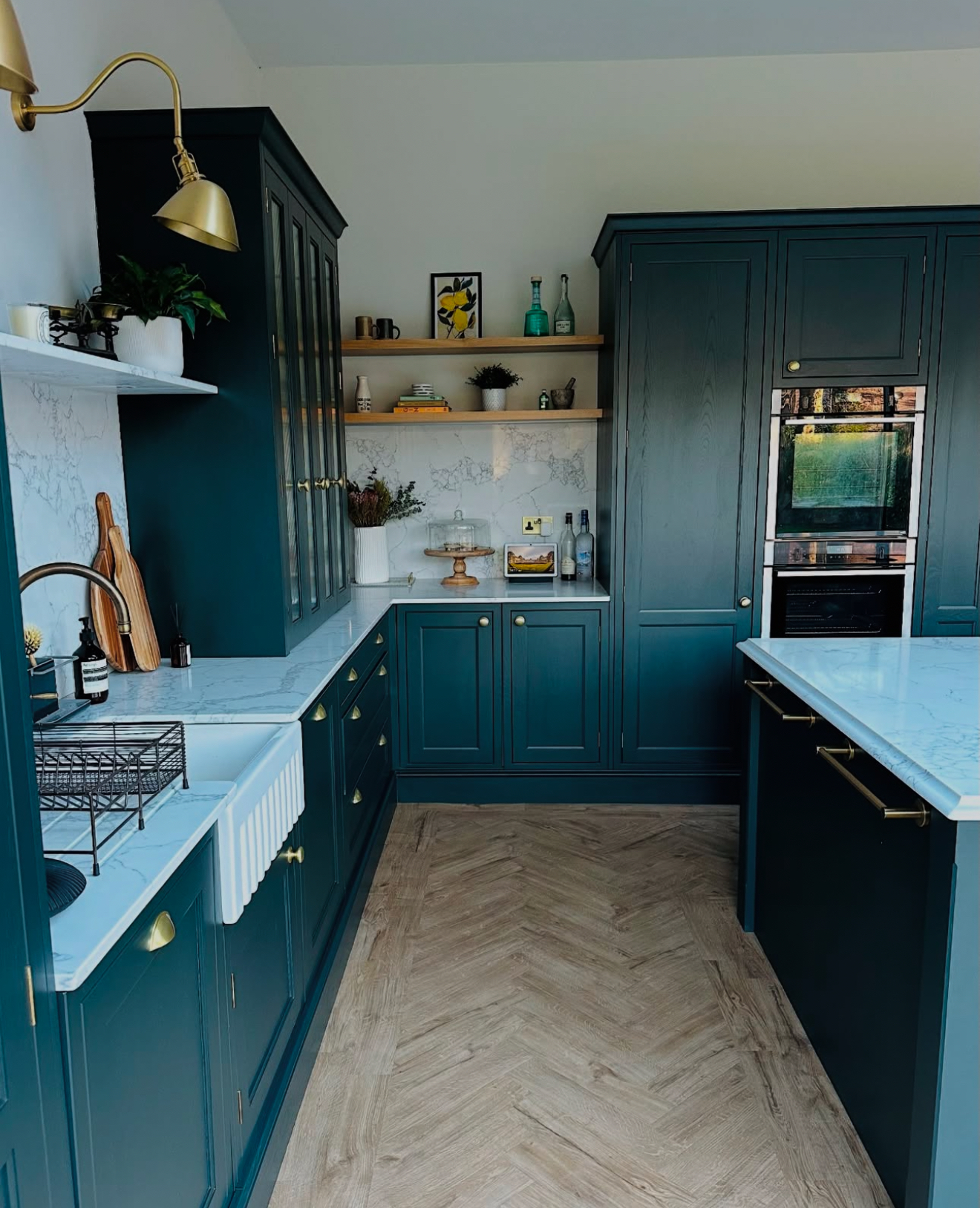 25 Dark Moody Kitchen Ideas That Prove Bold Colors and Dramatic Design ...