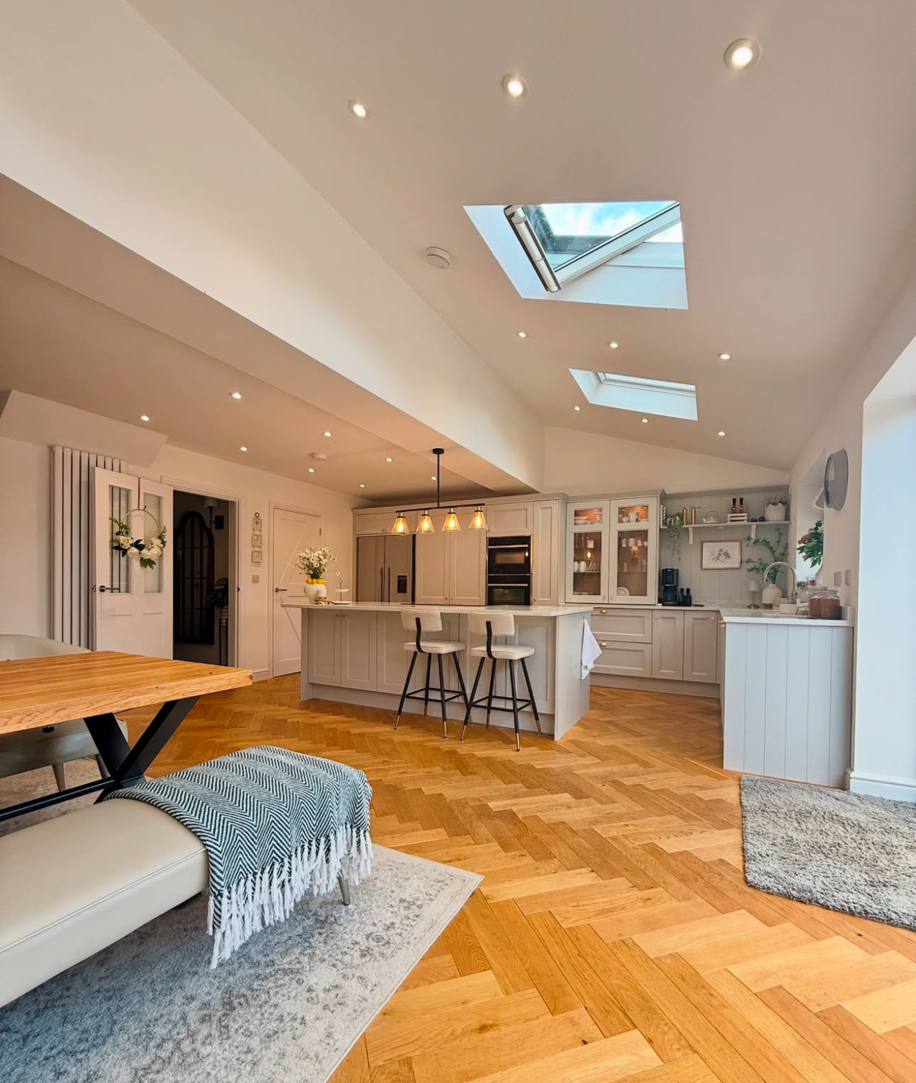 30 Open Floor Plan Living Room and Kitchen Ideas That Blend Style ...