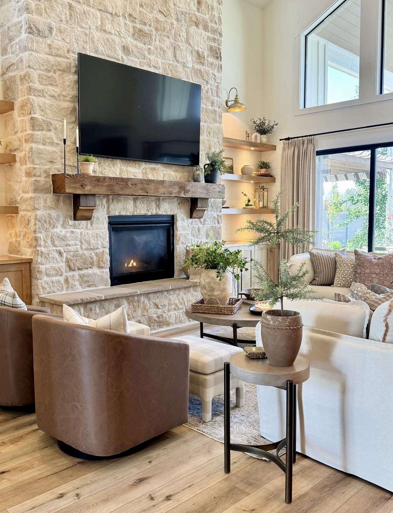 25 Built In Shelves Living Room Ideas That Will Instantly Elevate Your ...
