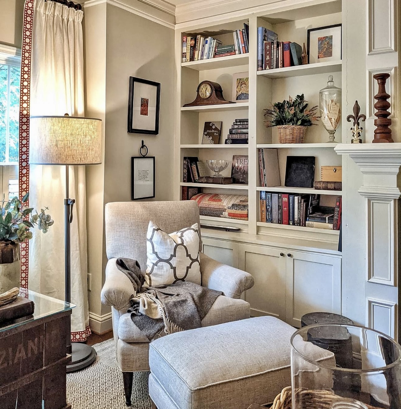 25 Built In Shelves Living Room Ideas That Will Instantly Elevate Your ...