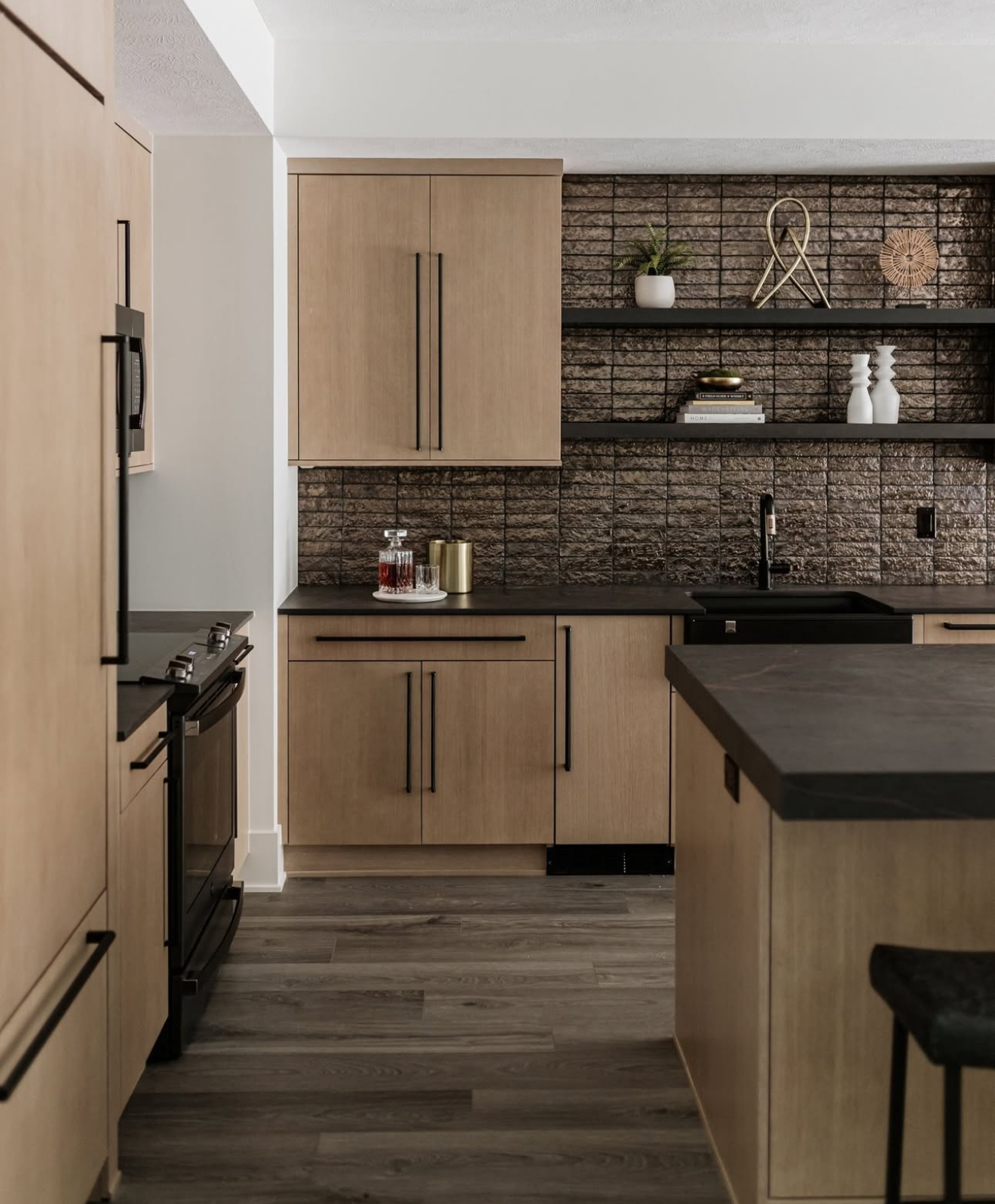 30 White Oak Kitchen Cabinets That Blend Warmth, Style and Modern ...