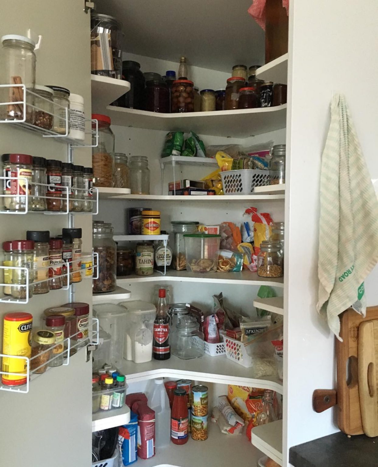 25 Corner Pantry Ideas That Will Instantly Upgrade Your Kitchen Storage ...