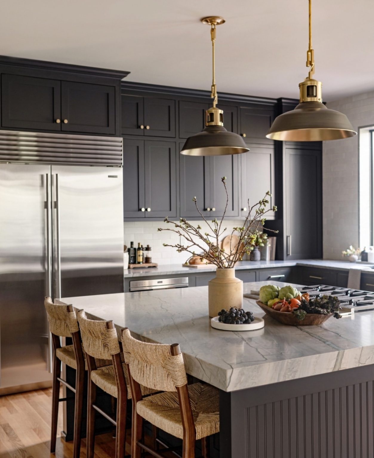25 Dark Moody Kitchen Ideas That Prove Bold Colors and Dramatic Design ...
