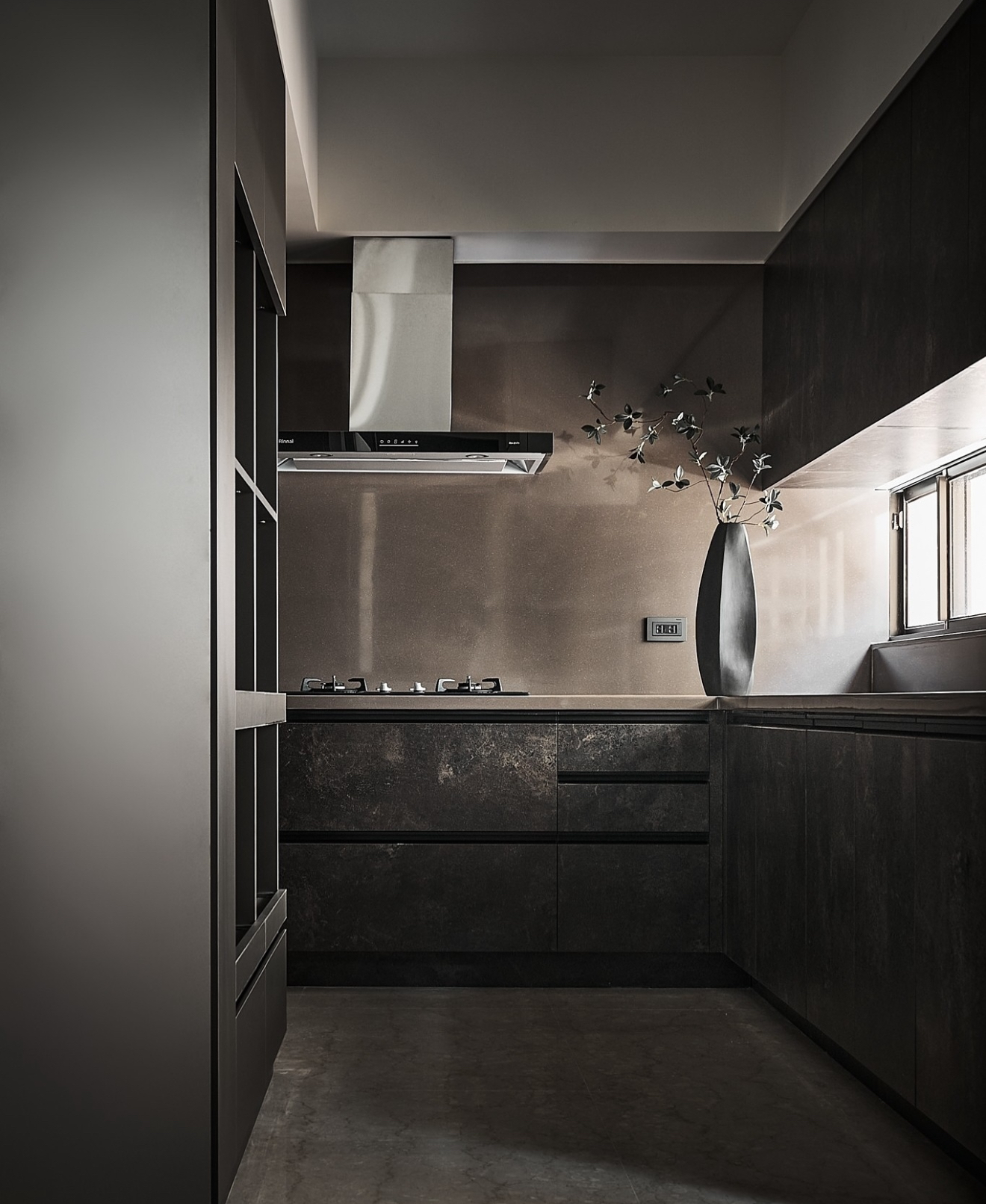 25 Dark Moody Kitchen Ideas That Prove Bold Colors and Dramatic Design ...
