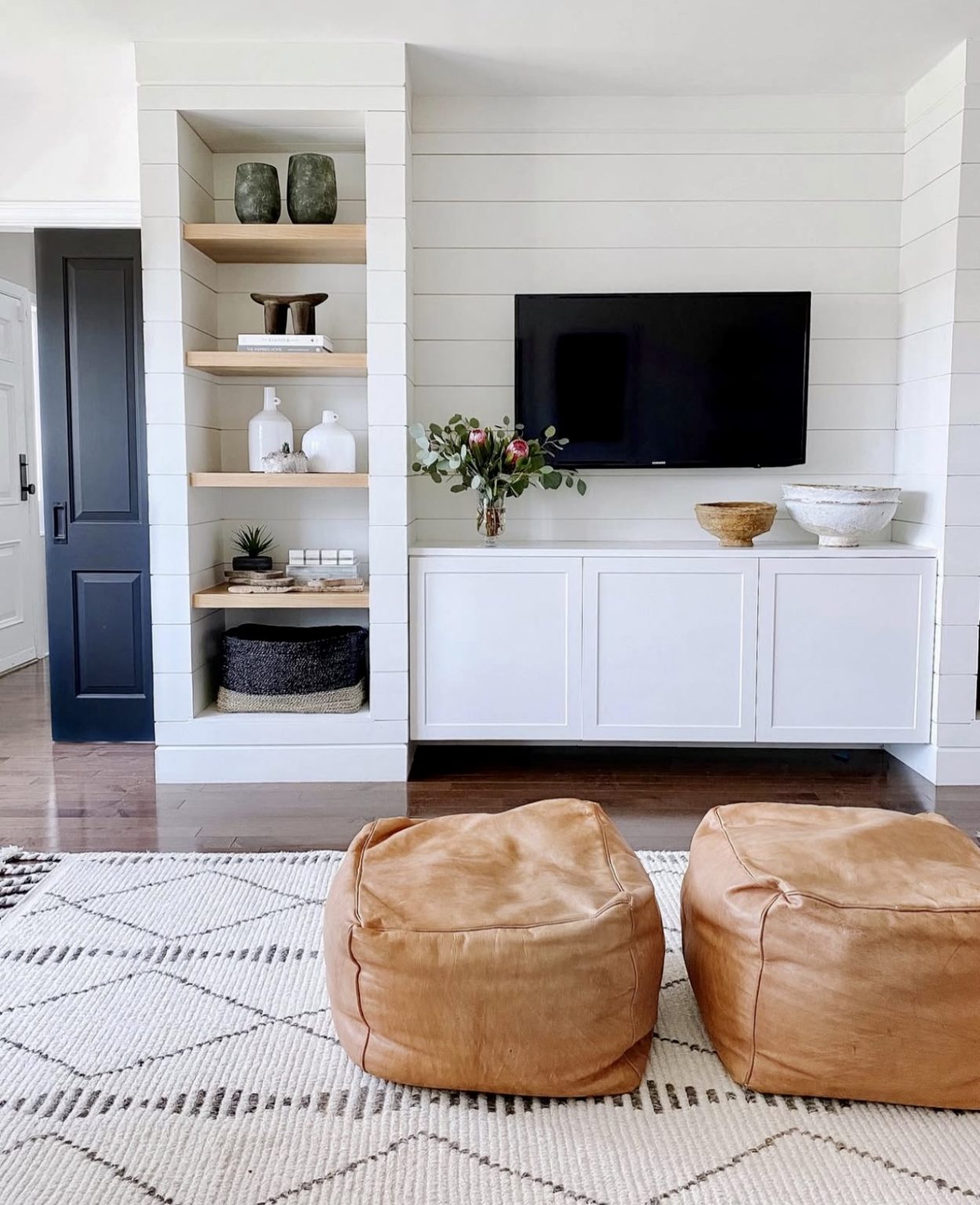 25 Built In Shelves Living Room Ideas That Will Instantly Elevate Your ...
