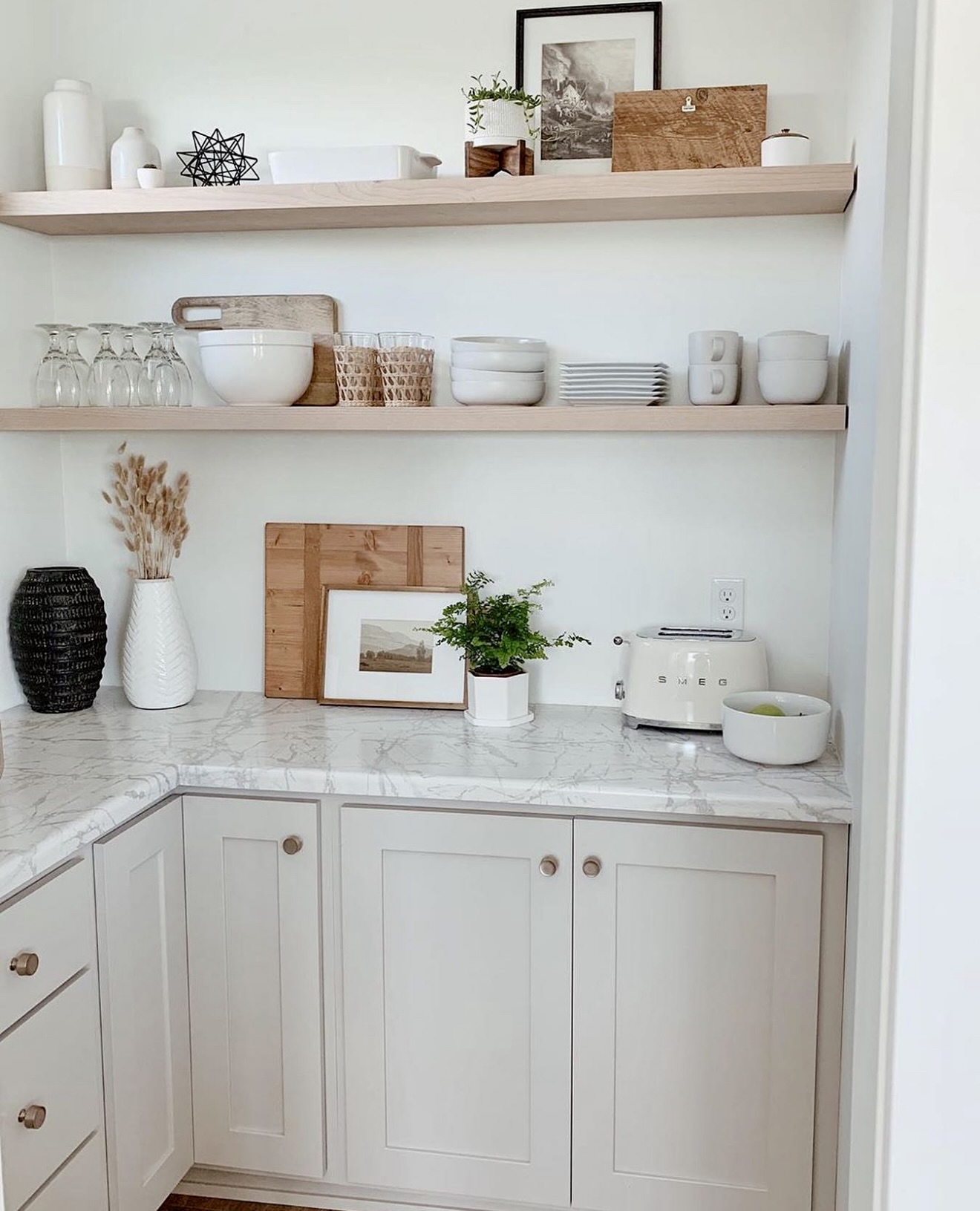 25 Kitchen Countertop Decor Ideas to Instantly Refresh Any Space in ...