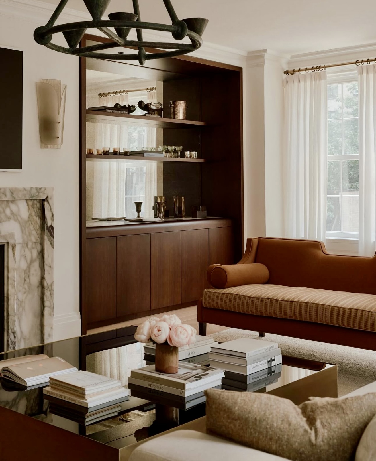 25 Built In Shelves Living Room Ideas That Will Instantly Elevate Your ...