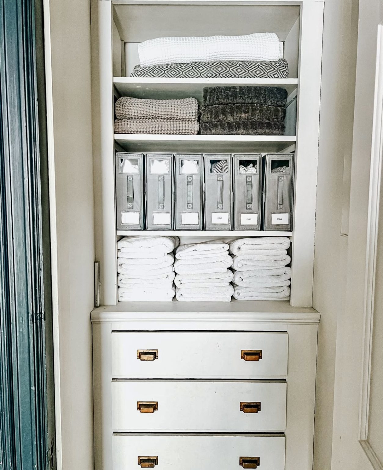 35 LINEN CLOSET ORGANIZATION Ideas That Will Instantly Transform Your ...