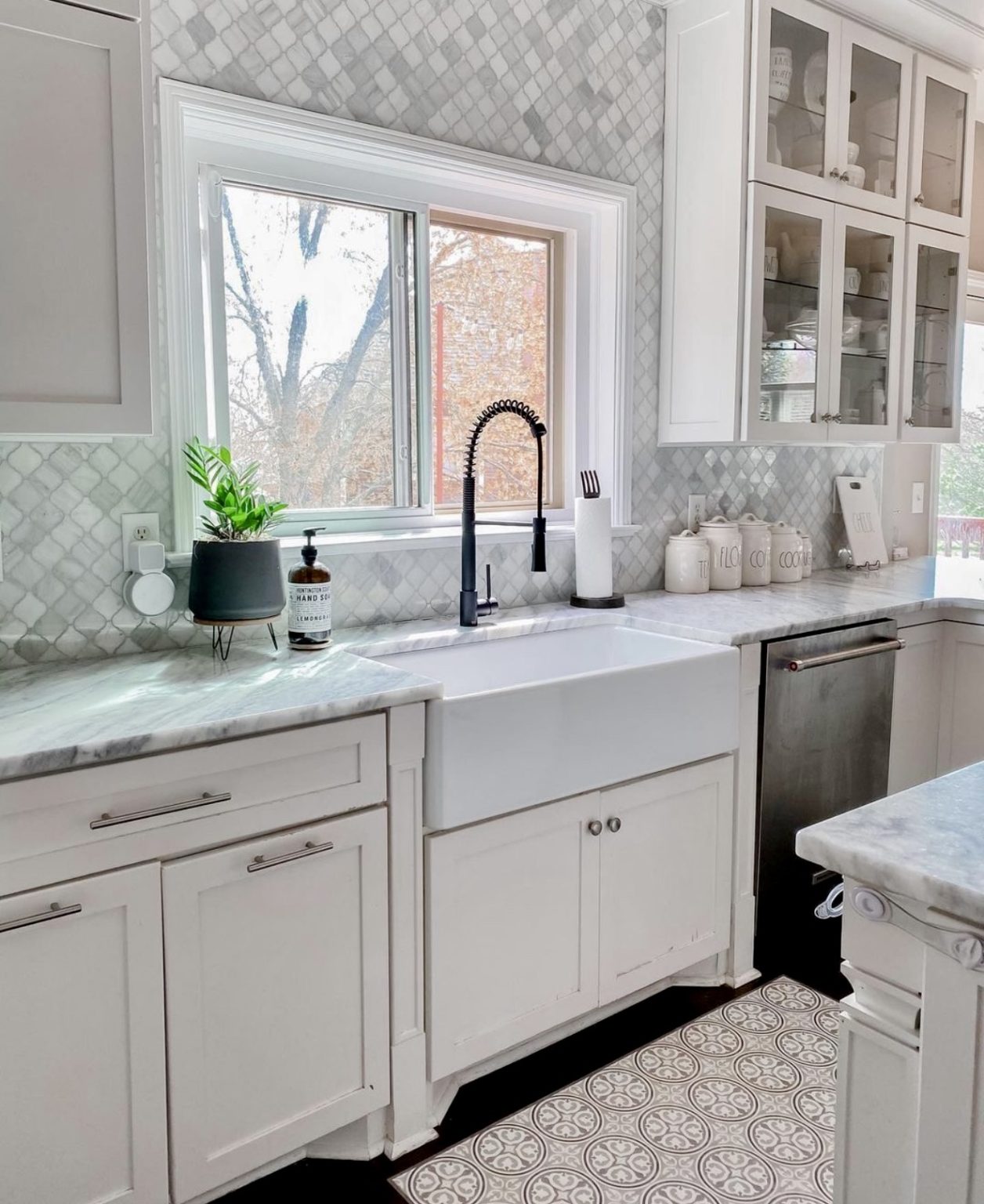 25 Kitchen Countertop Decor Ideas to Instantly Refresh Any Space in ...