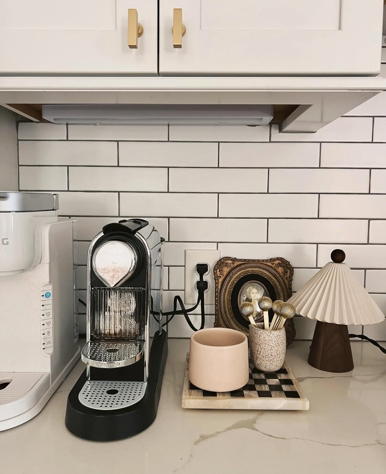 35 Home Coffee Bar Ideas That Will Turn Your Kitchen Corner into a Café ...