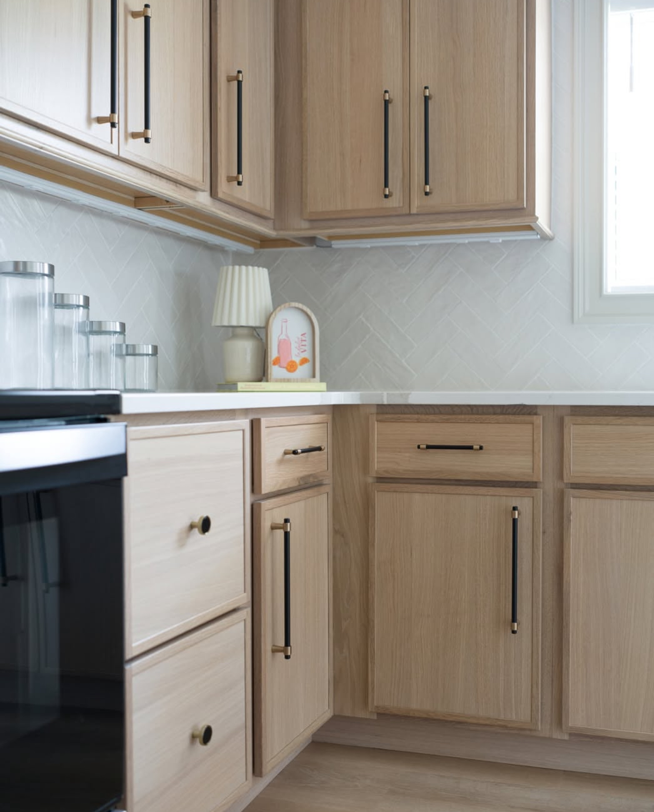 30 White Oak Kitchen Cabinets That Blend Warmth, Style and Modern ...