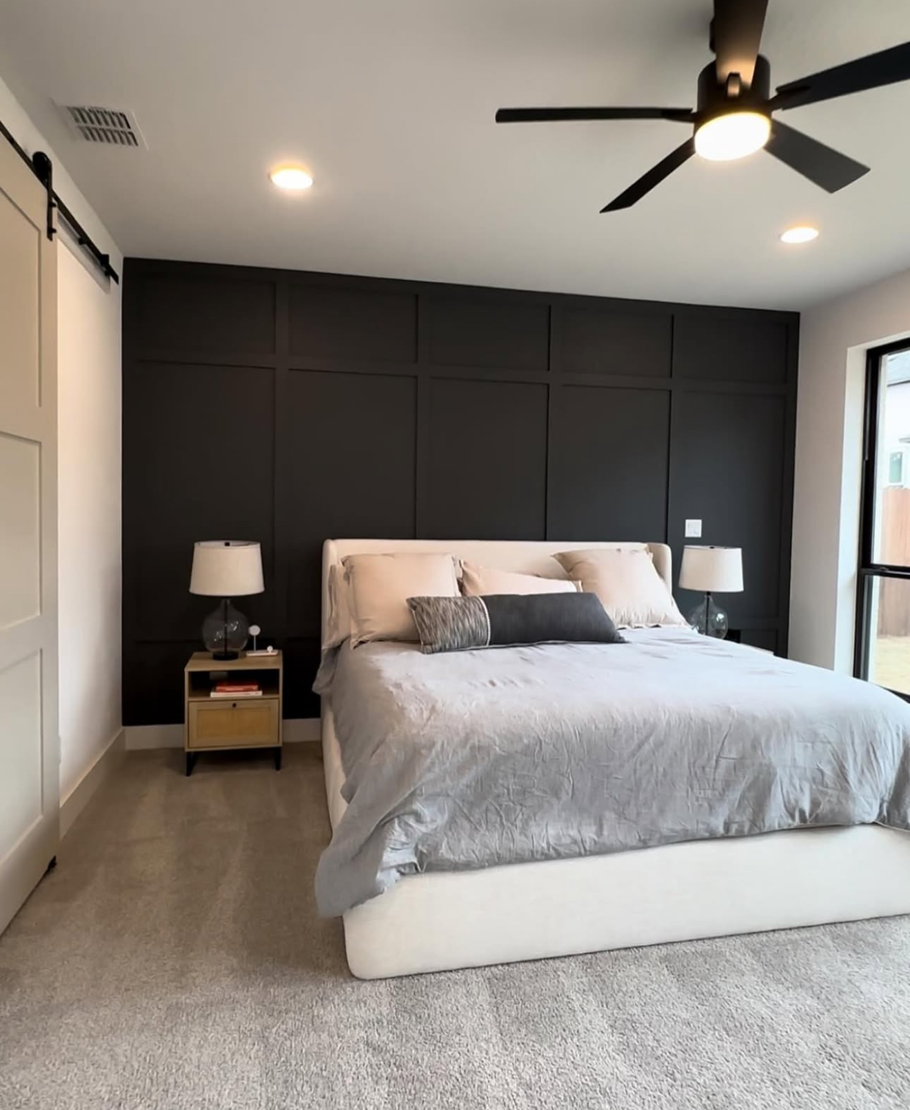 25 Black Accent Wall Bedroom Ideas That Will Instantly Elevate Your ...