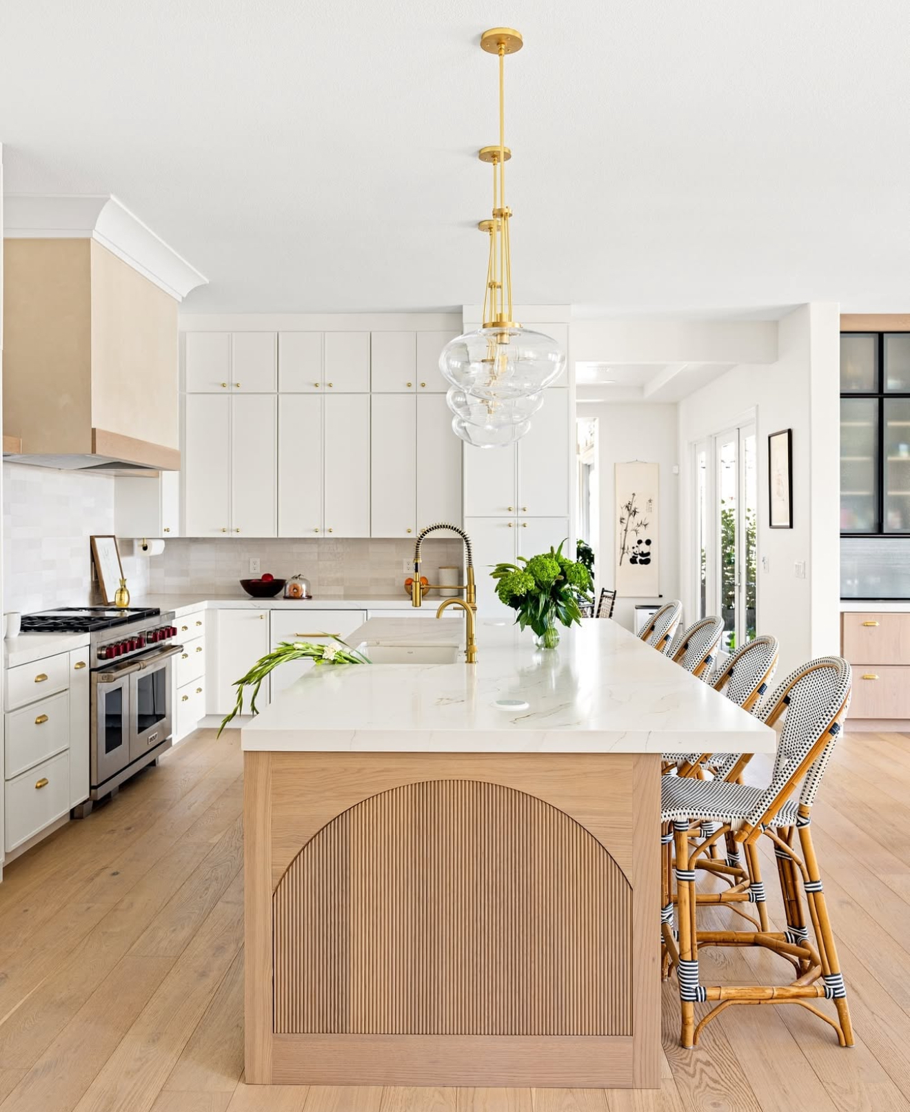 30 White Oak Kitchen Cabinets That Blend Warmth, Style and Modern ...