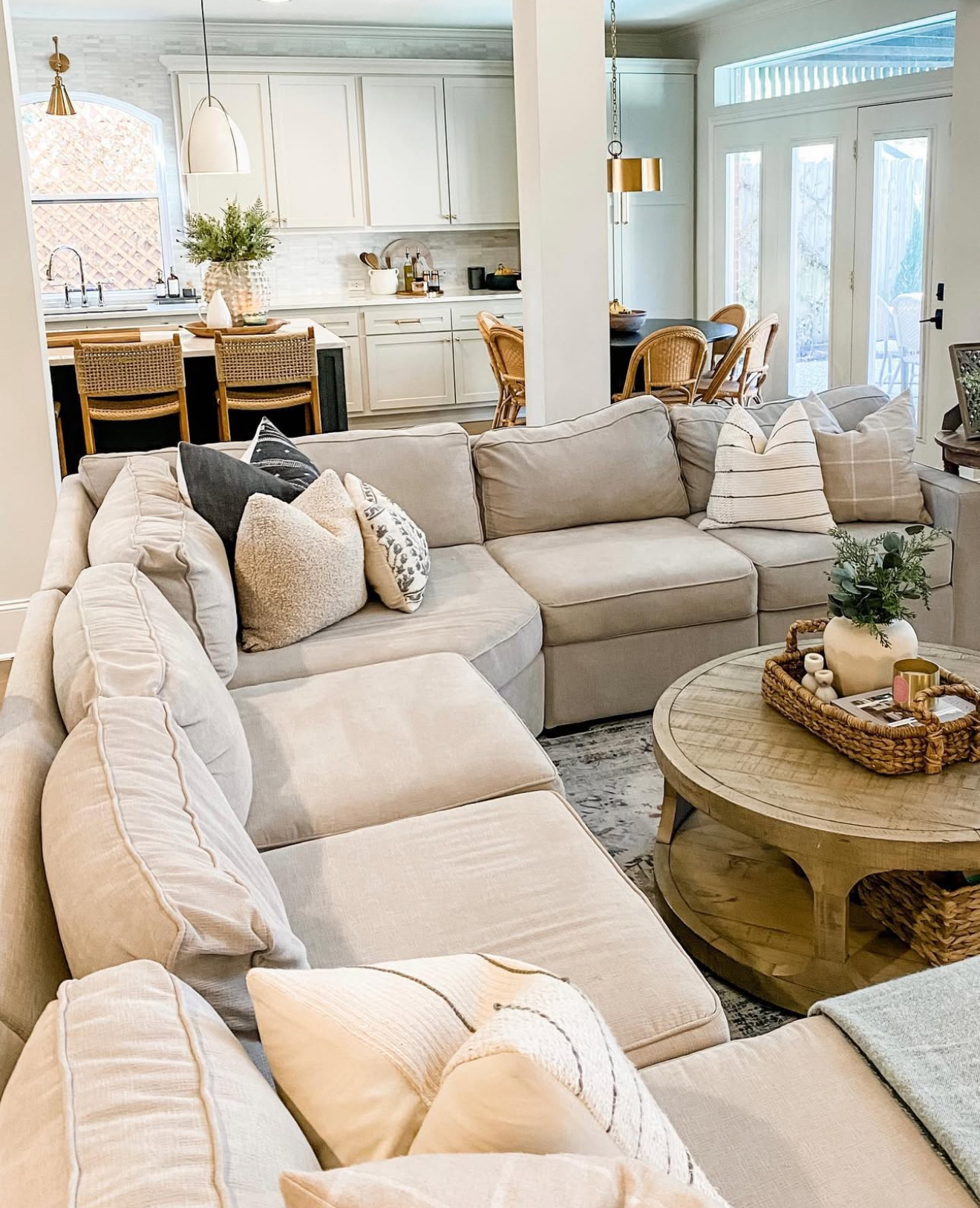 30 Open Floor Plan Living Room and Kitchen Ideas That Blend Style ...