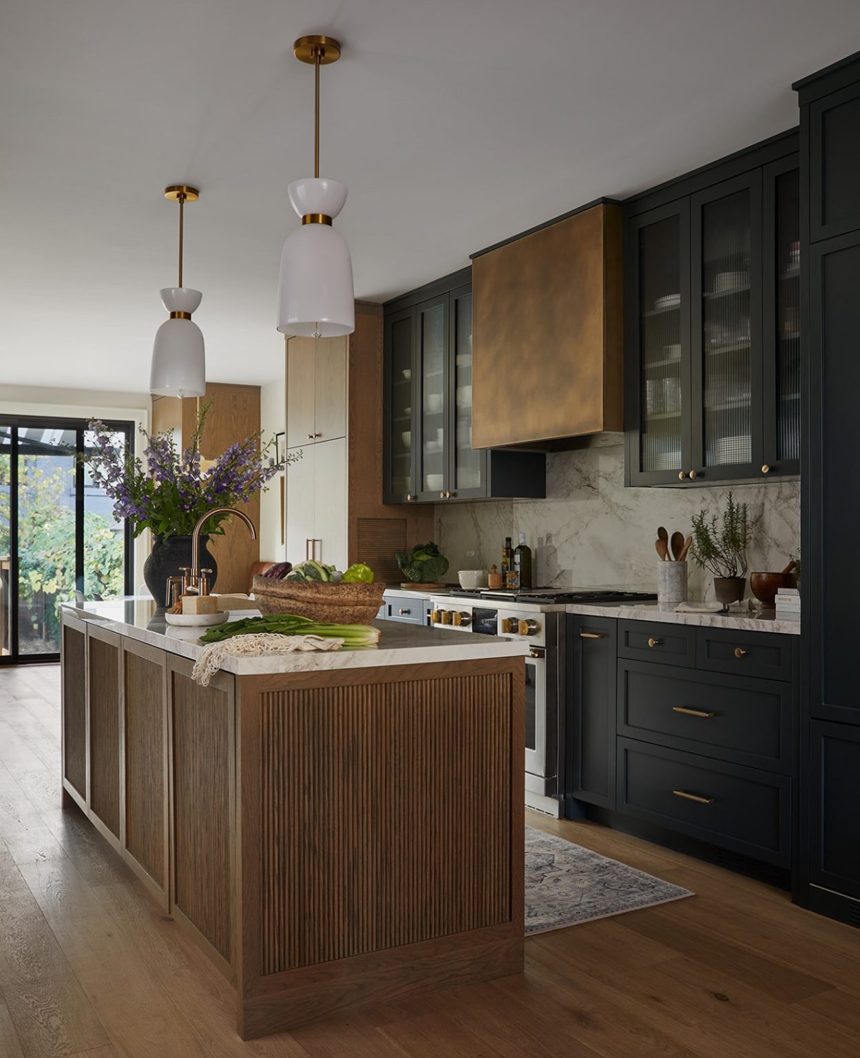 30 Dark Wood Kitchen Cabinets That Will Transform Your Space in 2025 ...