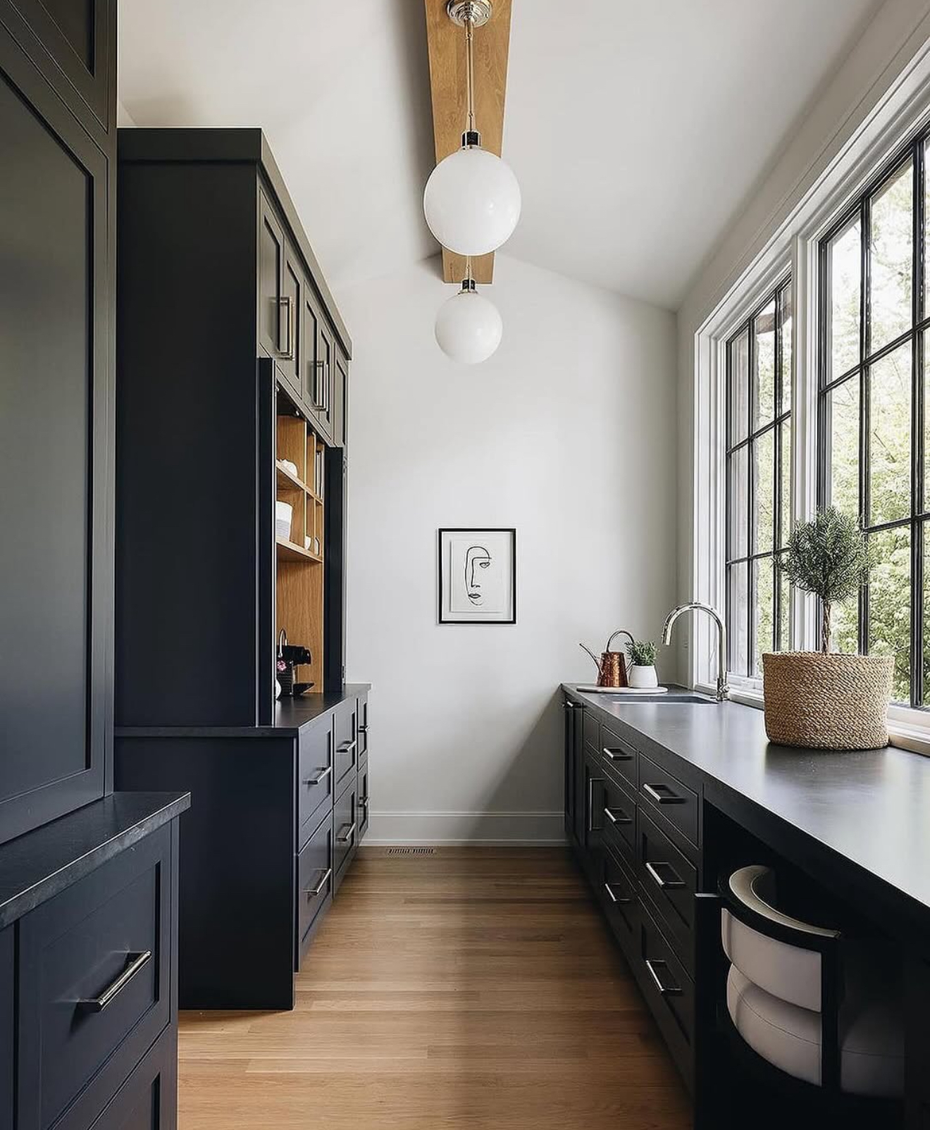 30 Dark Wood Kitchen Cabinets That Will Transform Your Space in 2025 ...