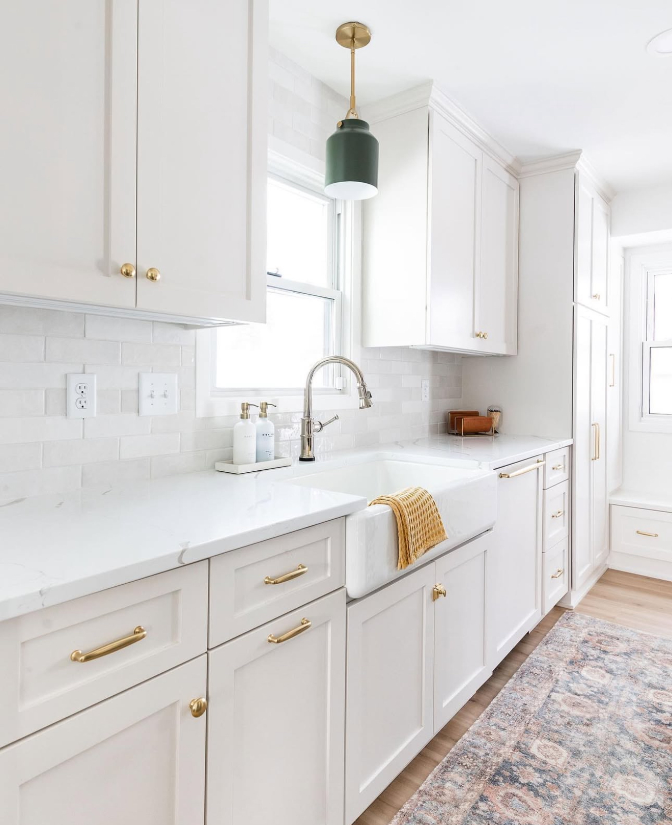 35 White Kitchen Cabinets That Prove Timeless Style Is Always on Trend ...