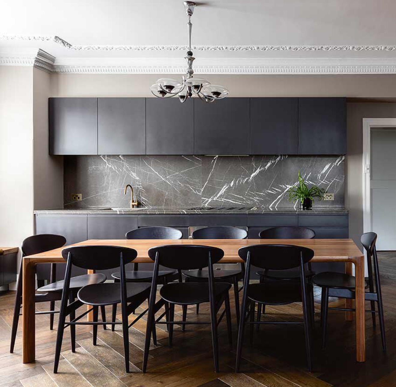 25 Dark Moody Kitchen Ideas That Prove Bold Colors and Dramatic Design ...