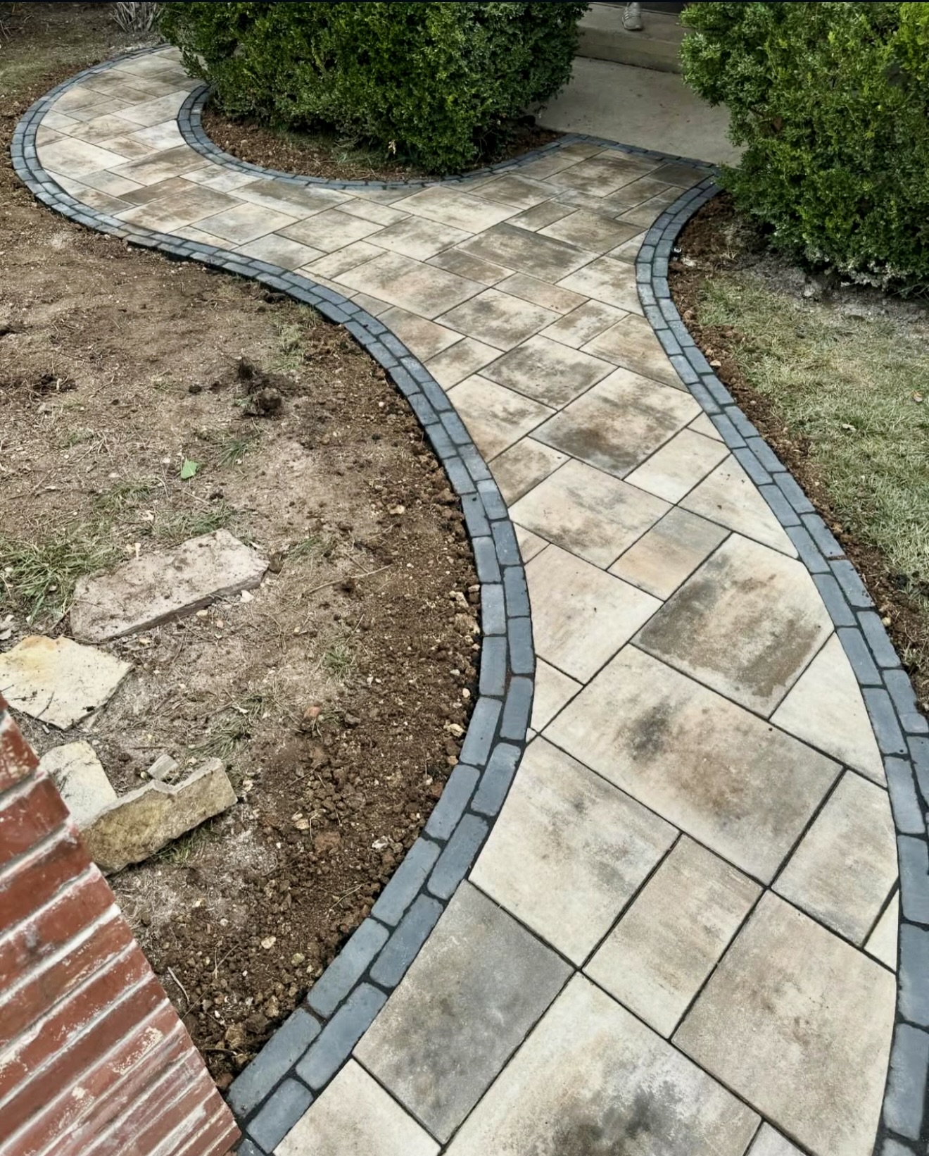 Path In Front Of House 35 Pavers Walkway Ideas to Elevate Your Front Entrance, Side of House ...